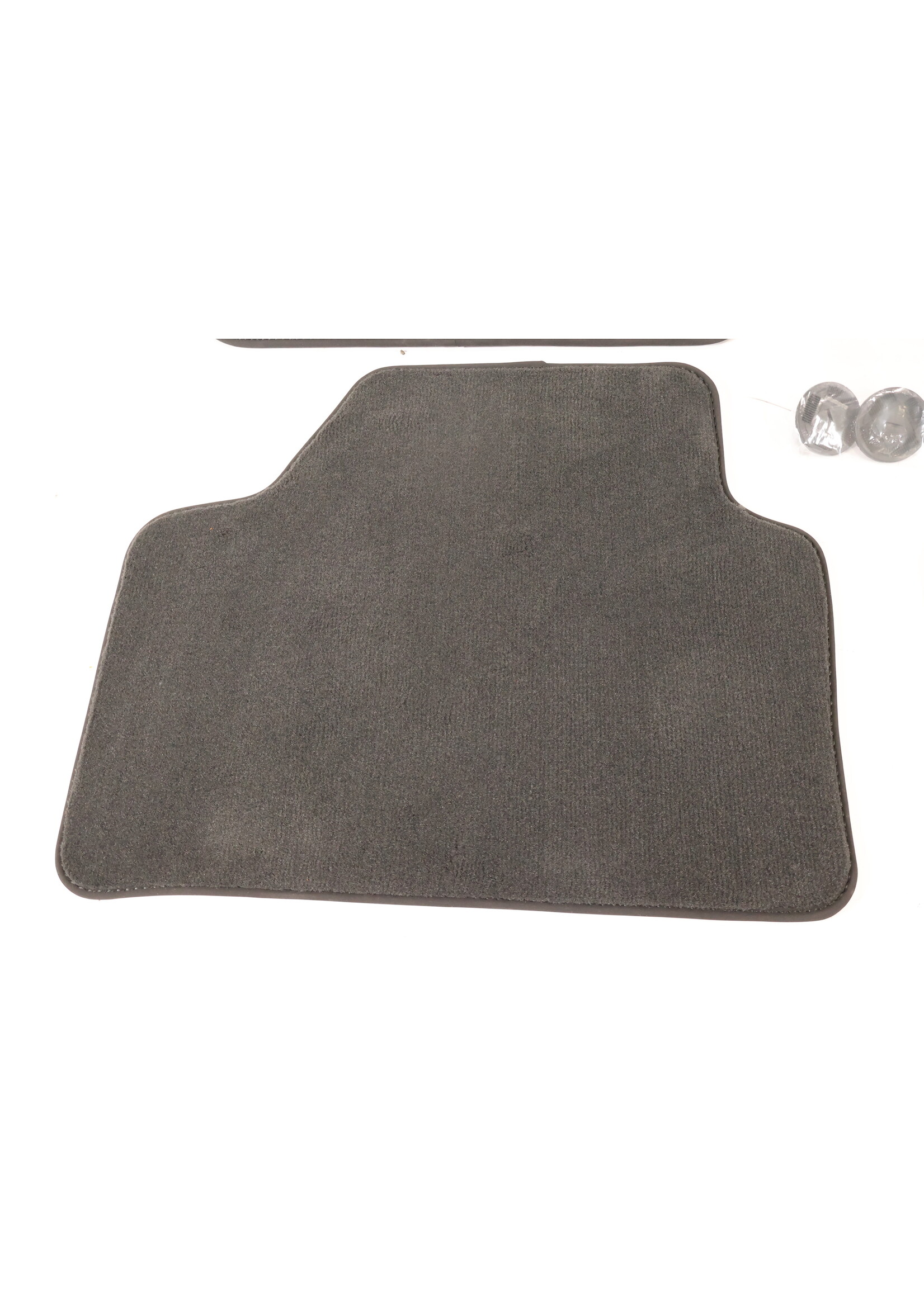 BMW BMW X1 E84 NEW ORIGINAL velor floor mat set 51472240928 2240928