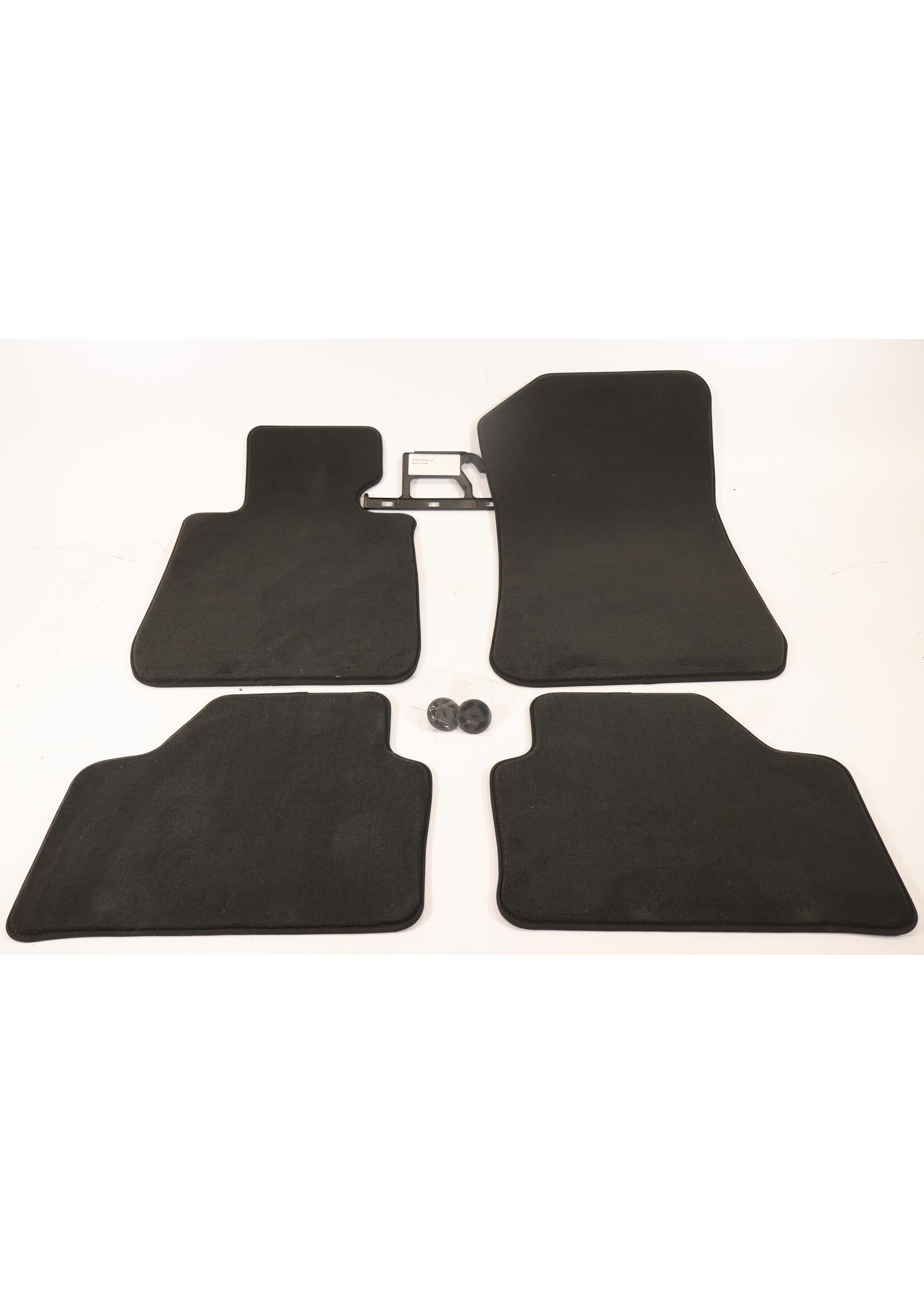 BMW BMW X1 E84 NEW ORIGINAL velor floor mat set 51472240928 2240928