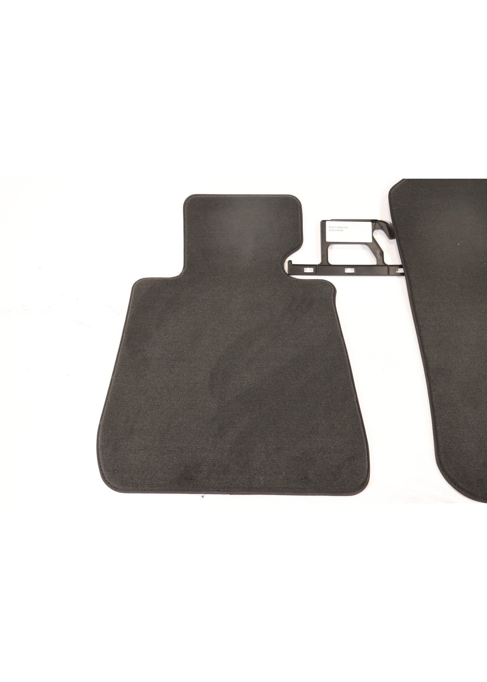 BMW BMW X1 E84 NEW ORIGINAL velor floor mat set 51472240928 2240928