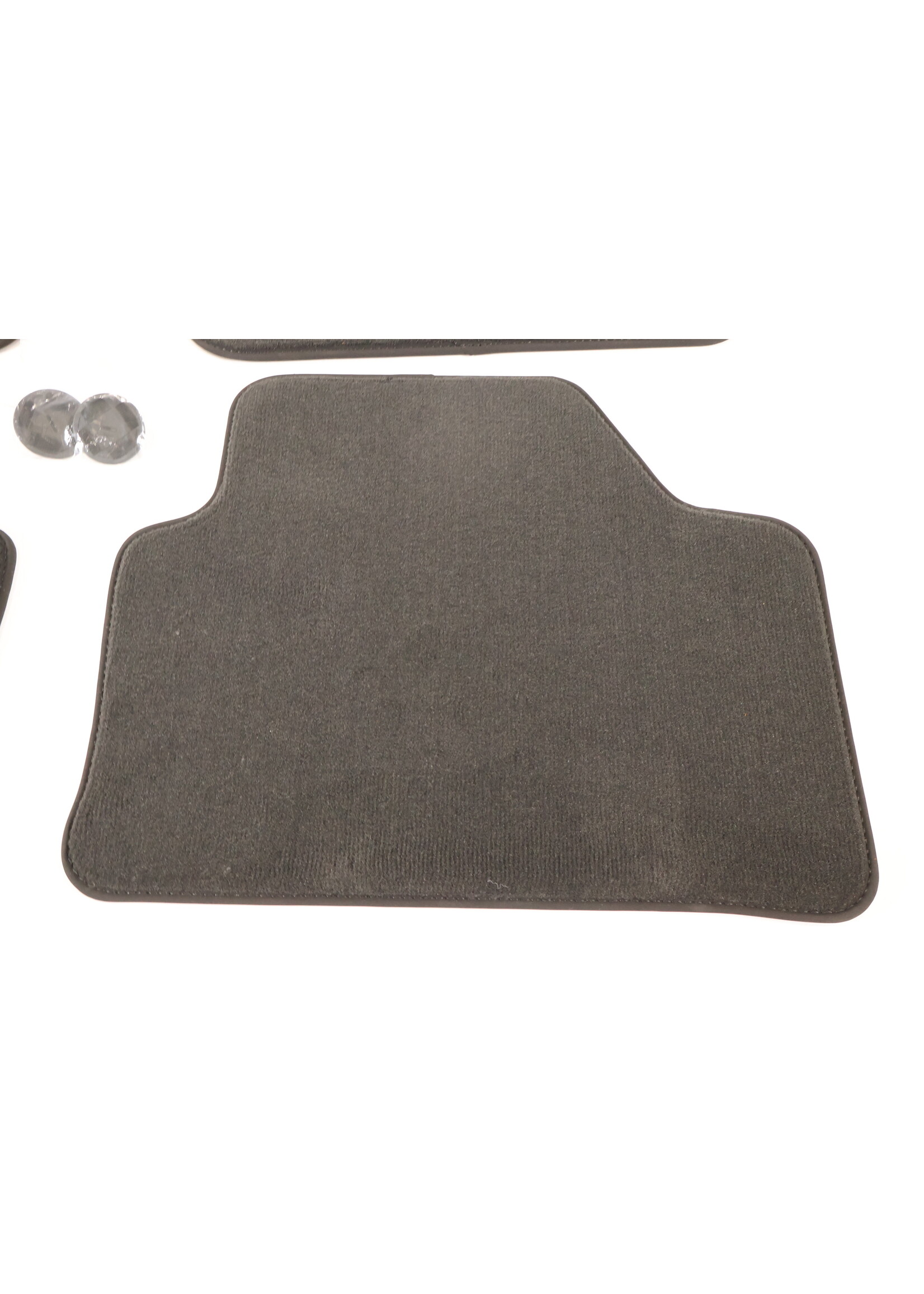 BMW BMW X1 E84 NEW ORIGINAL velor floor mat set 51472240928 2240928