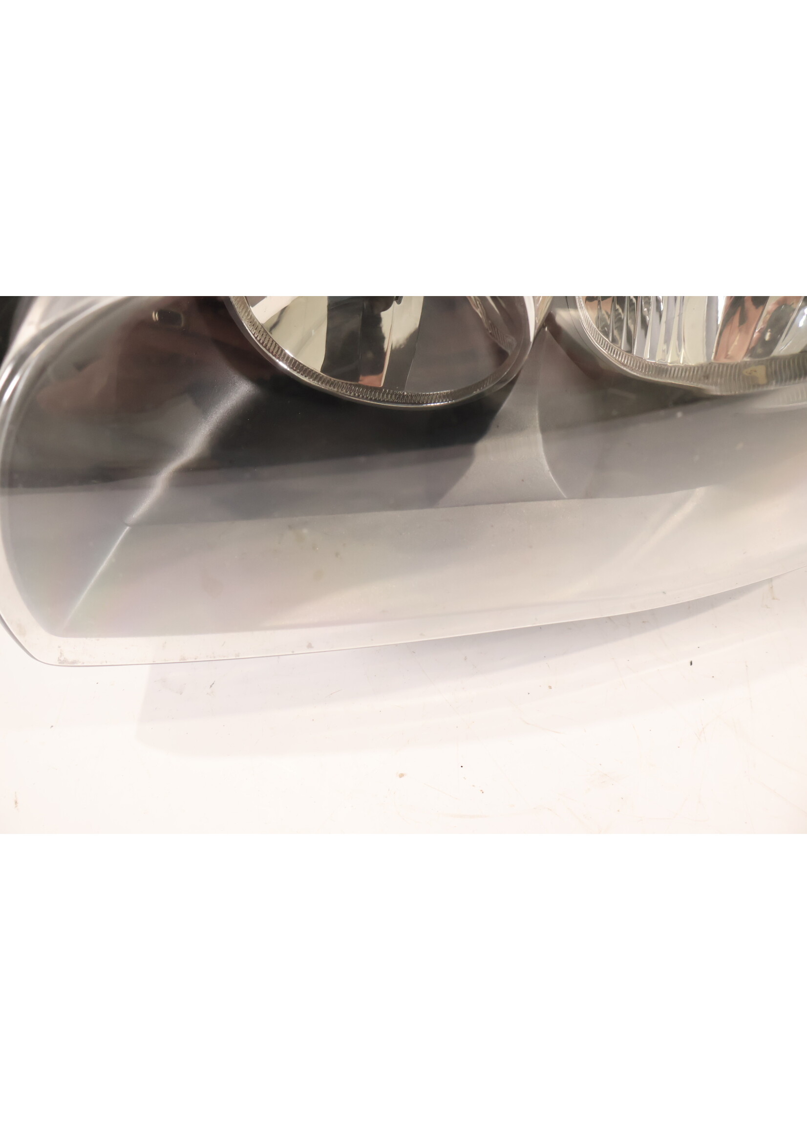 BMW  BMW 1er E81 E82 E87 E88 Scheinwerfer vorne links 63117193389 7193389