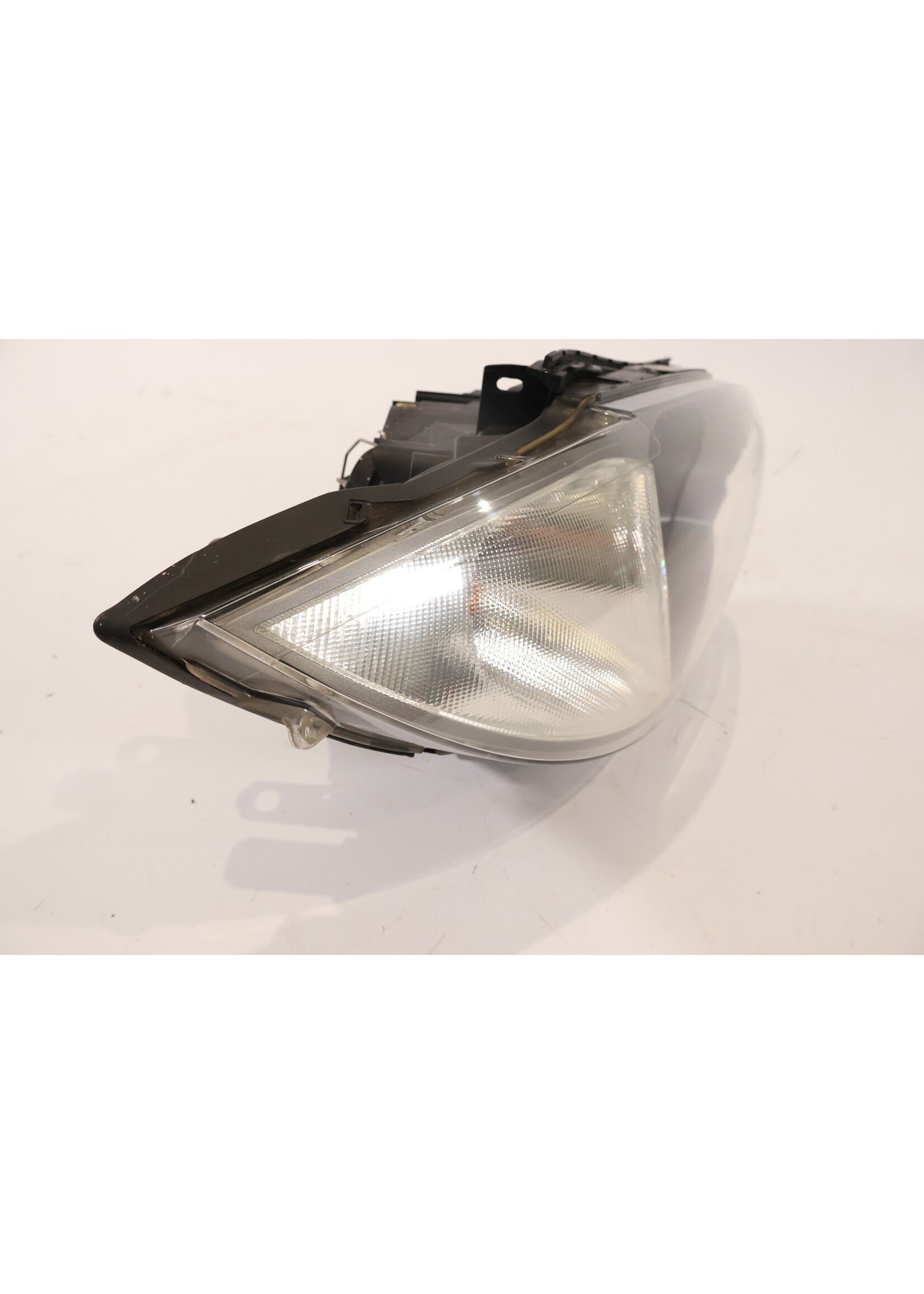 BMW BMW 1 Series E81 E82 E87 E88 Front right headlight 63117193390 7193390