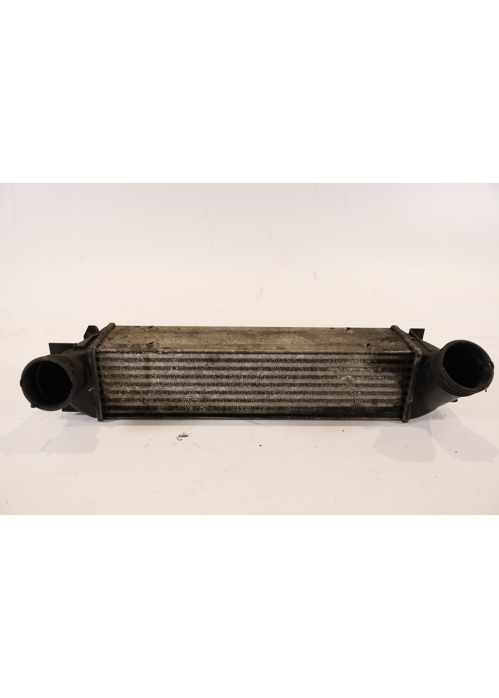 BMW BMW 3 Serie E90 E91 E92 E84 Intercooler van 35d 17517800682 7800682