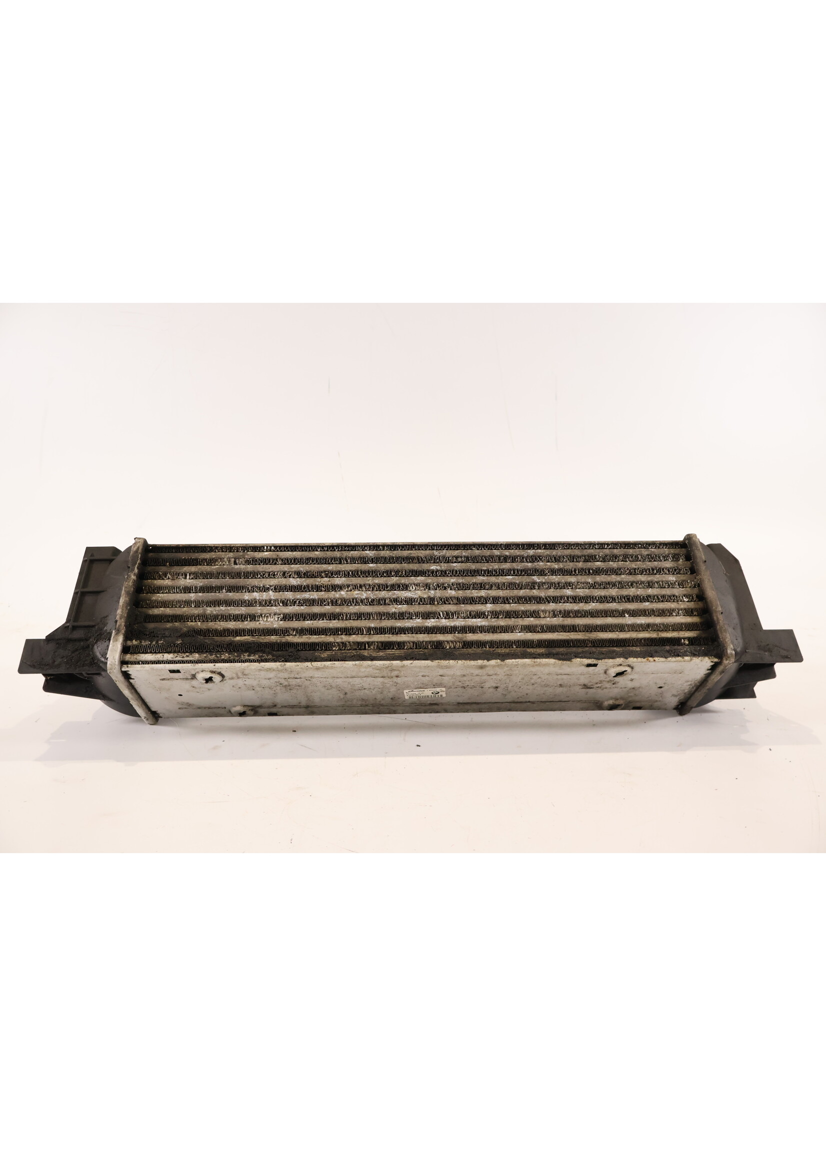 BMW BMW 3 Serie E90 E91 E92 E84 Intercooler van 35d 17517800682 7800682