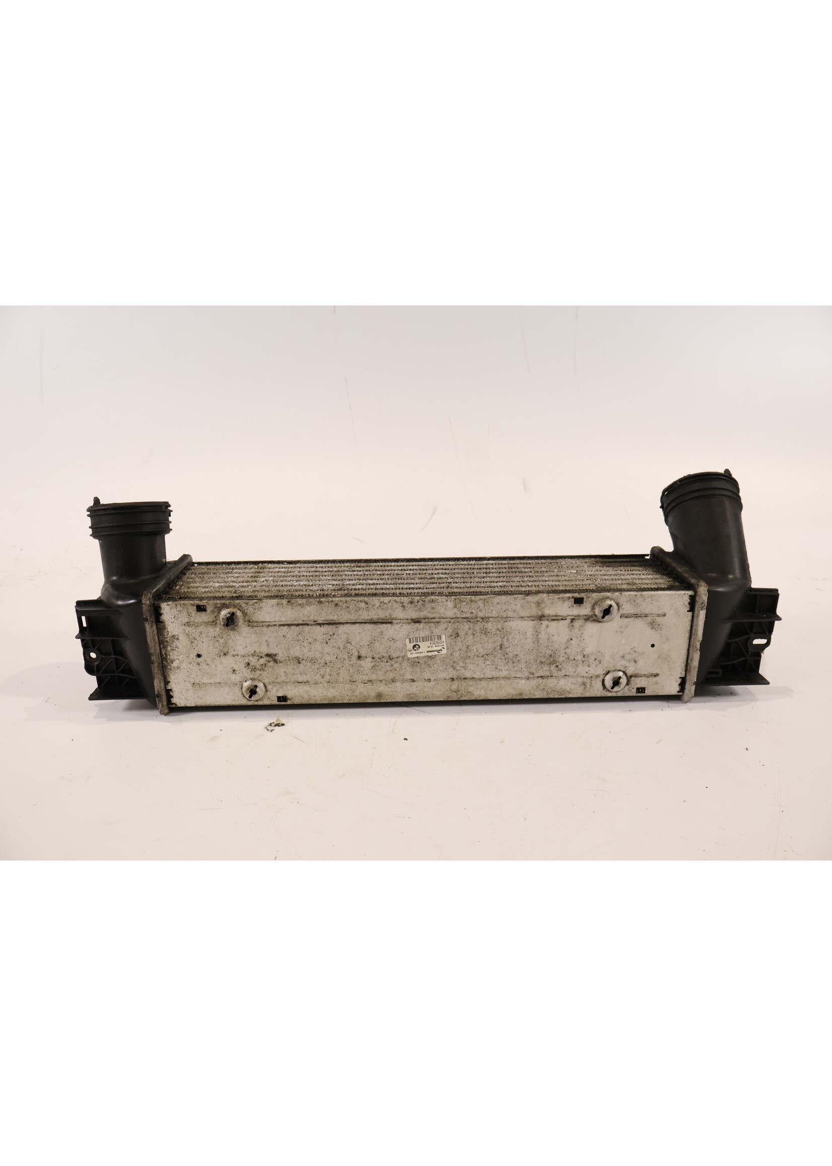 BMW BMW 3 Serie E90 E91 E92 E84 Intercooler van 35d 17517800682 7800682