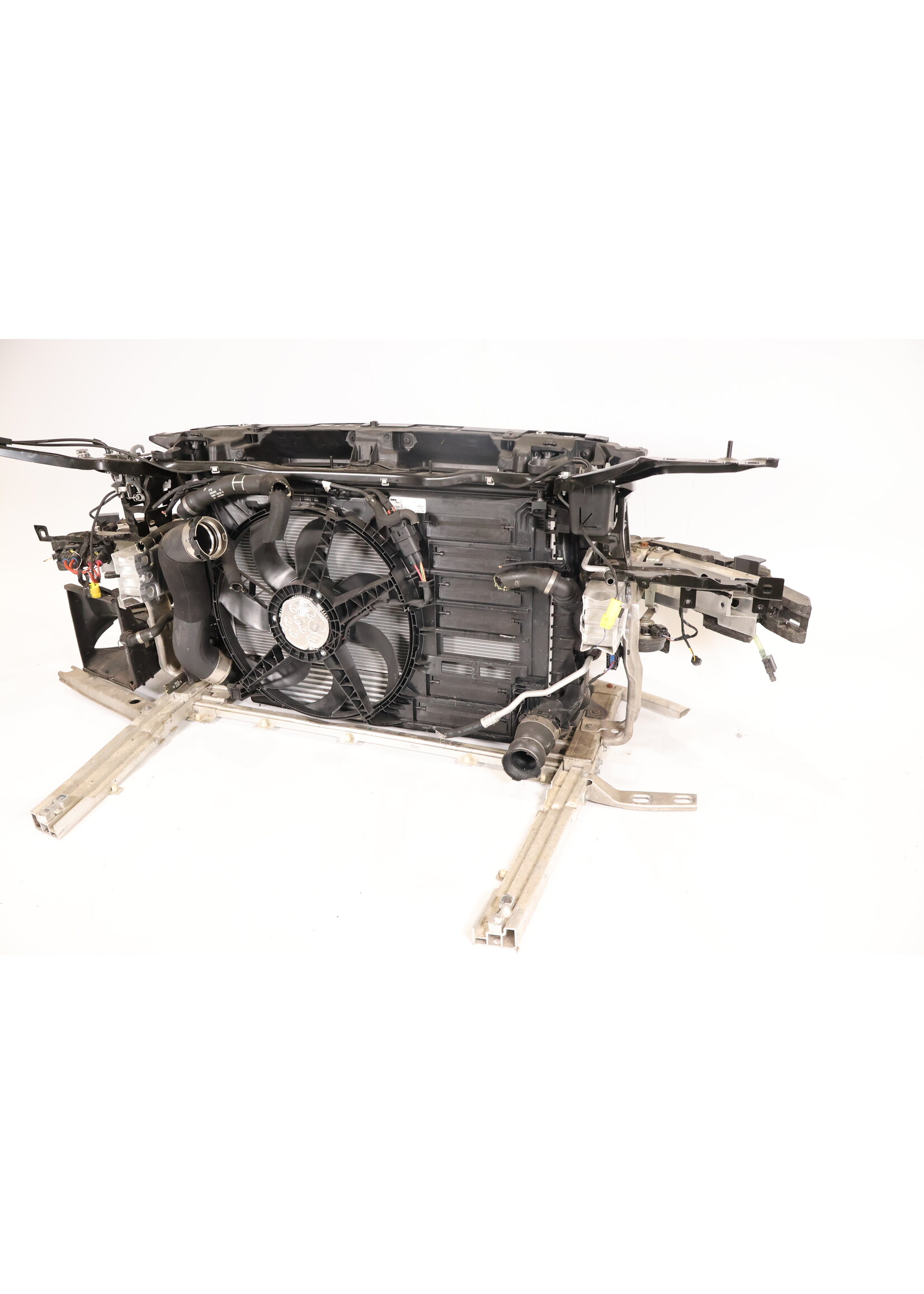 BMW BMW 1er F40 F41 Komplette Front / Vorderwand mit Kühler 51117459883 7459883