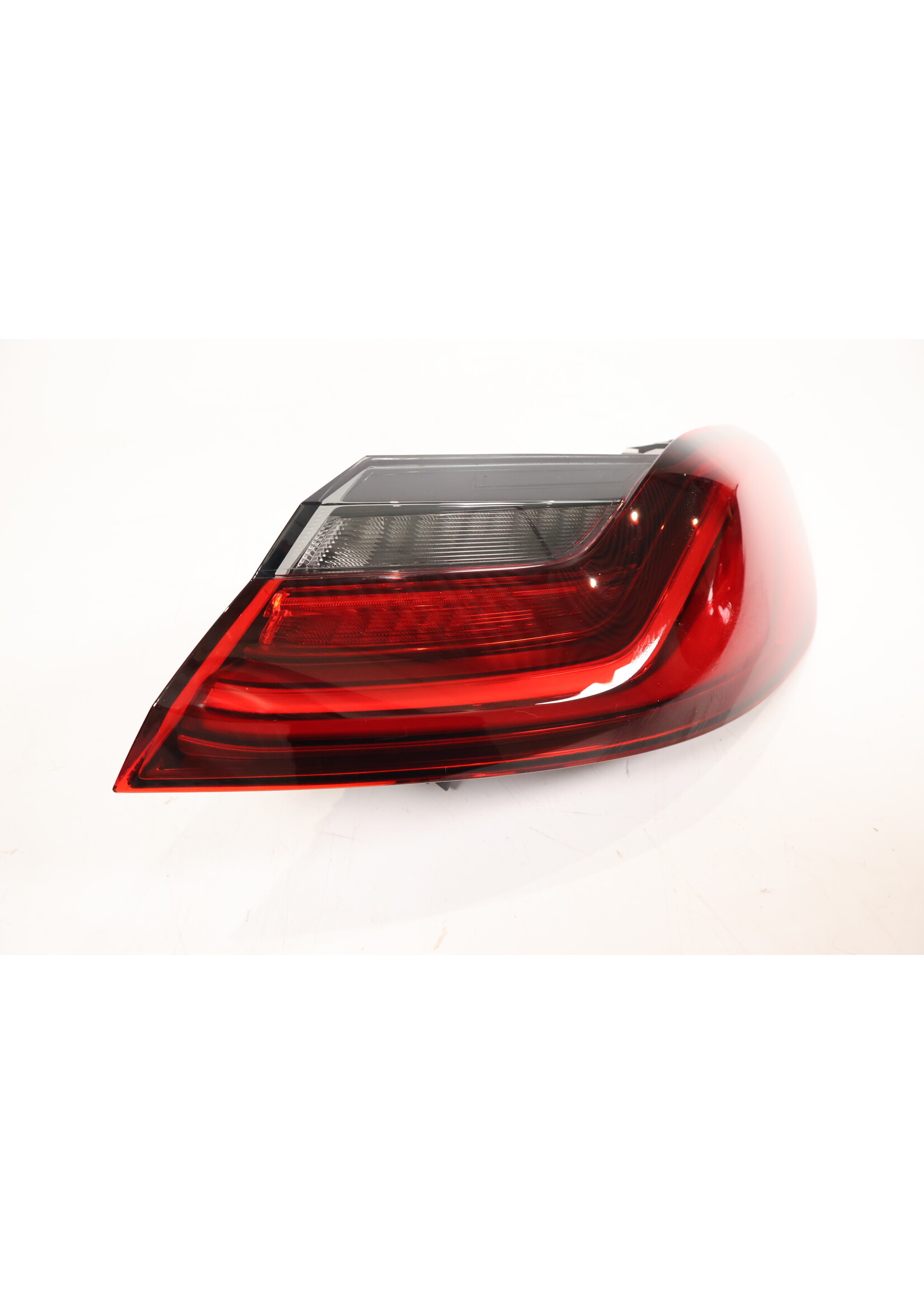 BMW BMW 8er G14 G15 G16 LED-Rücklicht rechts 63217445772 7445772