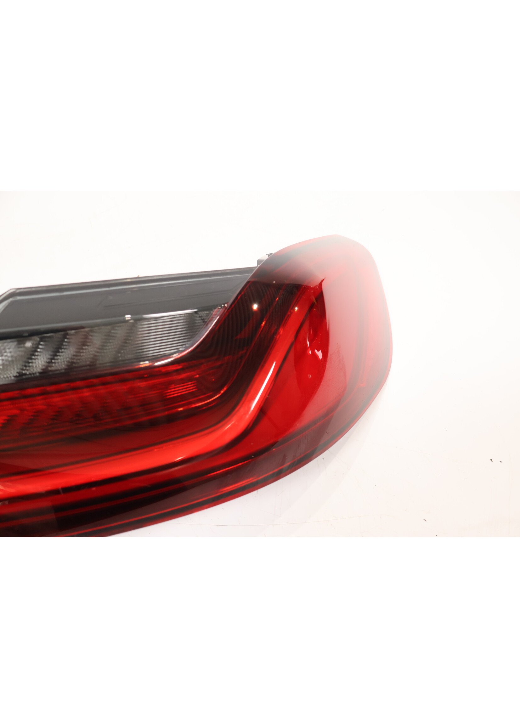 BMW BMW 8er G14 G15 G16 LED-Rücklicht rechts 63217445772 7445772