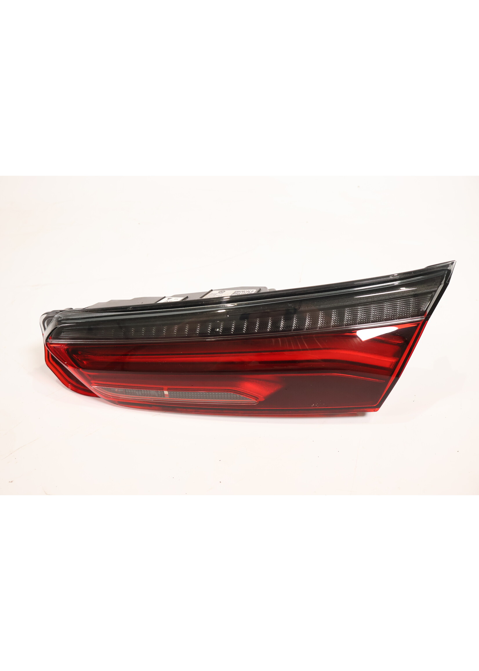 BMW BMW 8er G14 G15 G16 LED Rücklicht rechts in der Heckklappe 63217445778 7445778