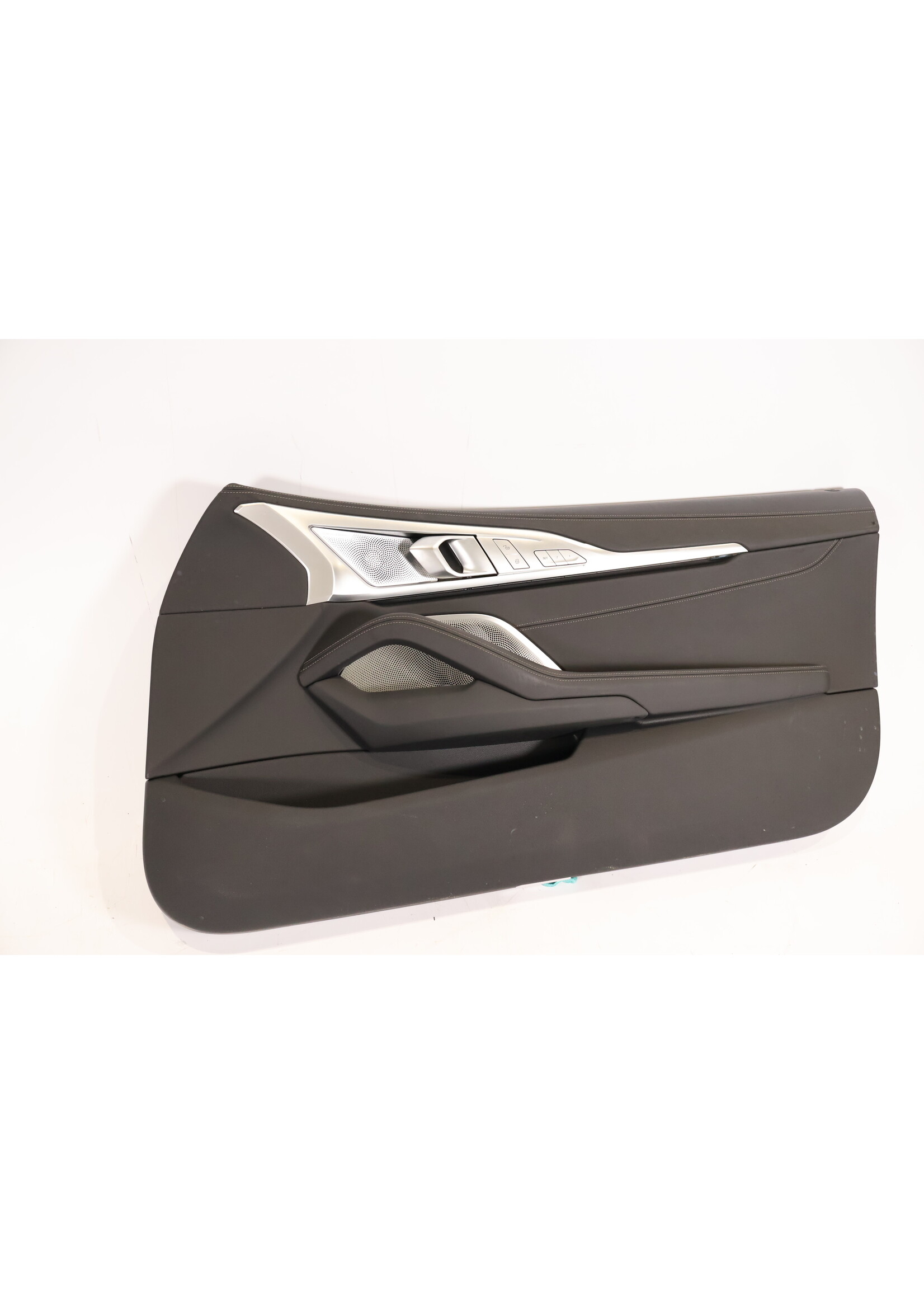 BMW BMW 8 Series G14 G15 Door panel complete right B&W 51417996772 7996772