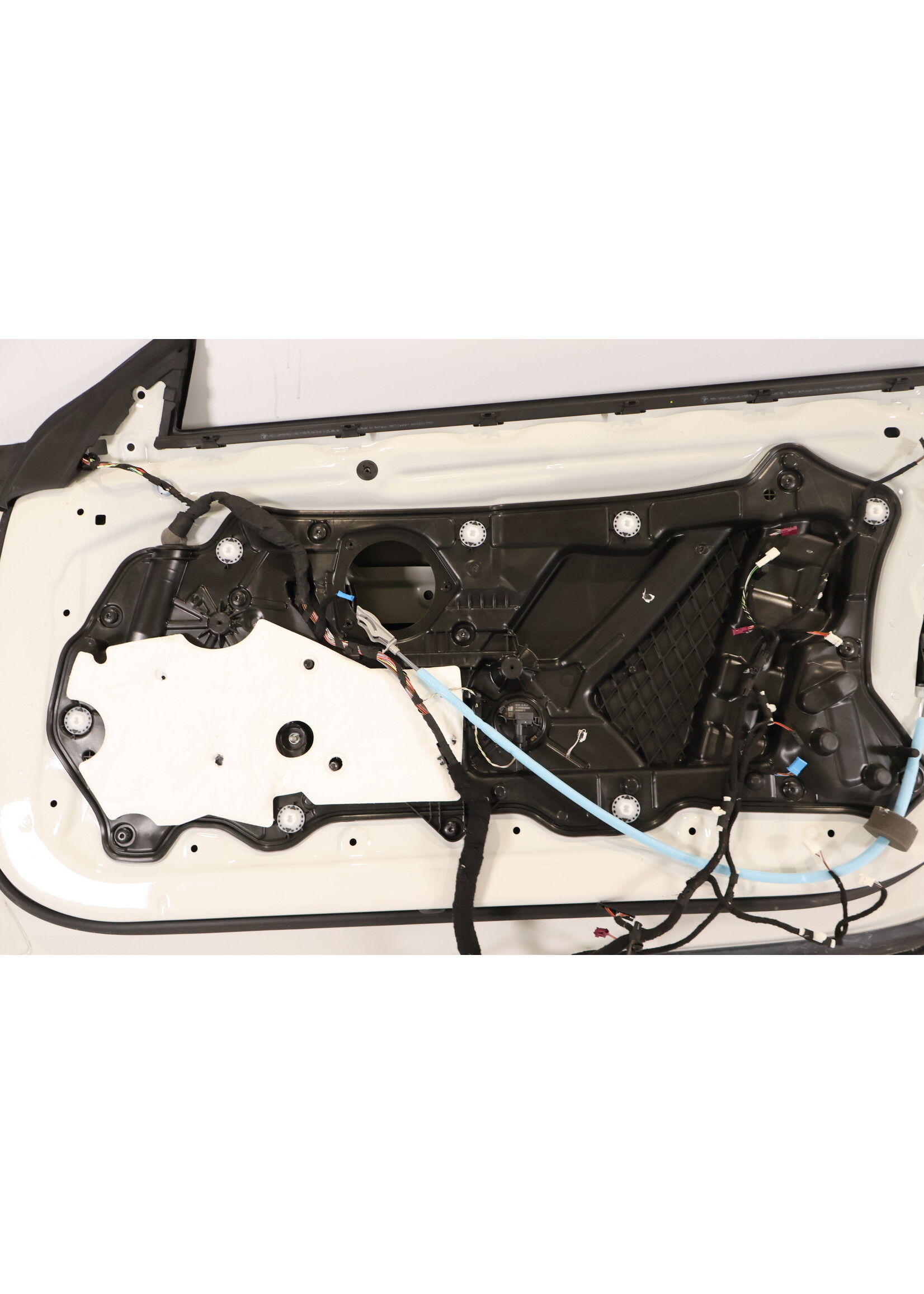 BMW  BMW 8 Series G14 G15 Complete door right 41007455092 7455092