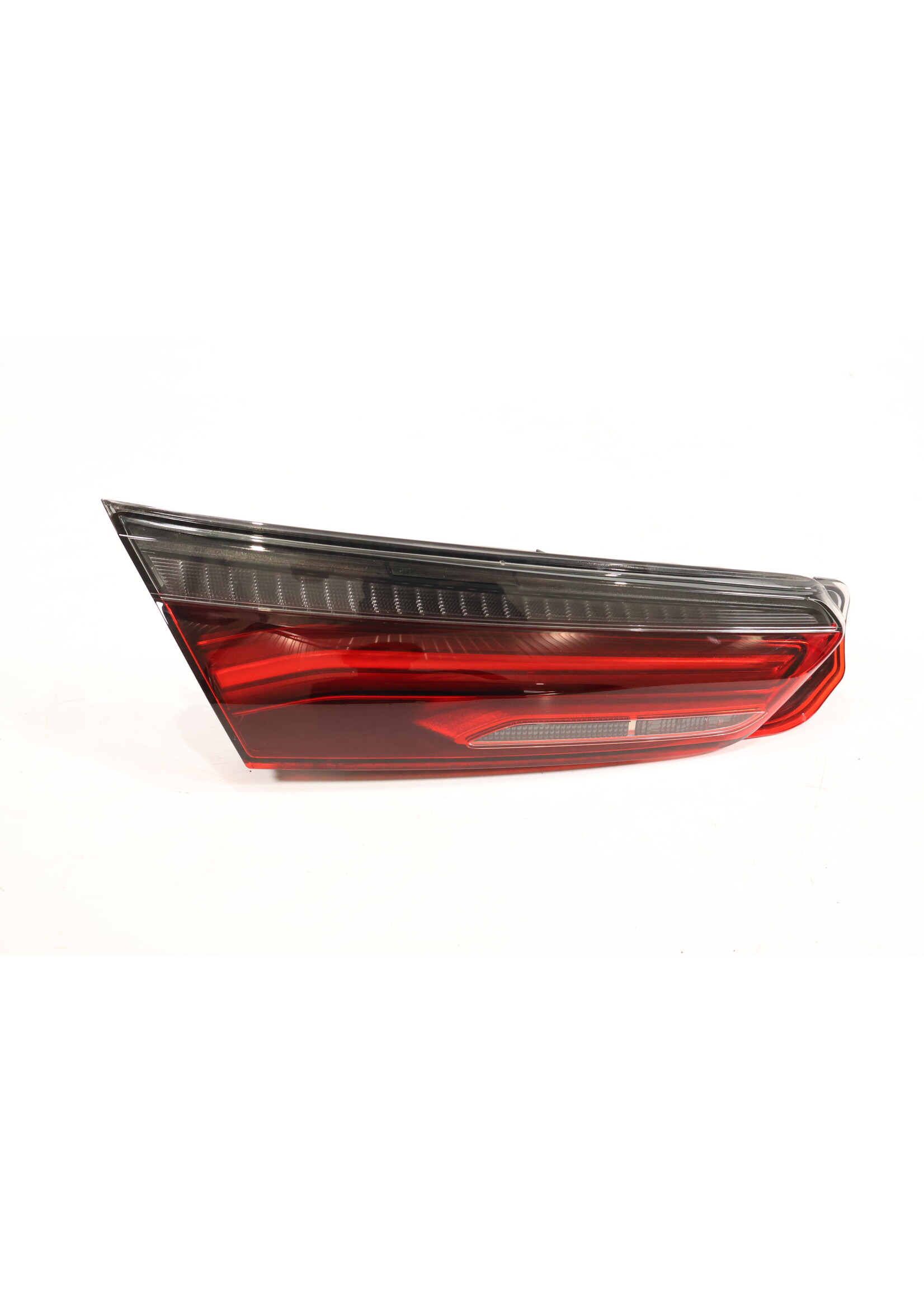 BMW BMW 8er G14 G15 G16 LED Rücklicht links in der Heckklappe 63217445775 7445775