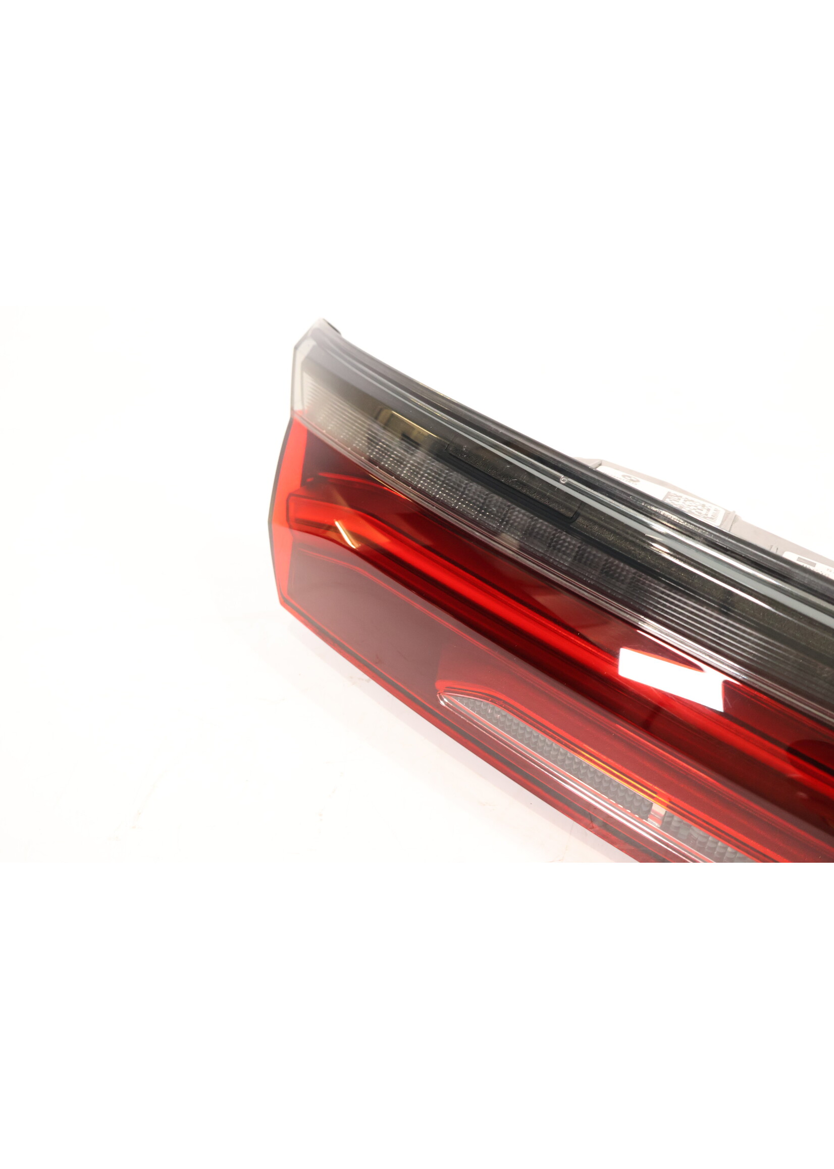 BMW BMW 8er G14 G15 G16 LED Rücklicht links in der Heckklappe 63217445775 7445775
