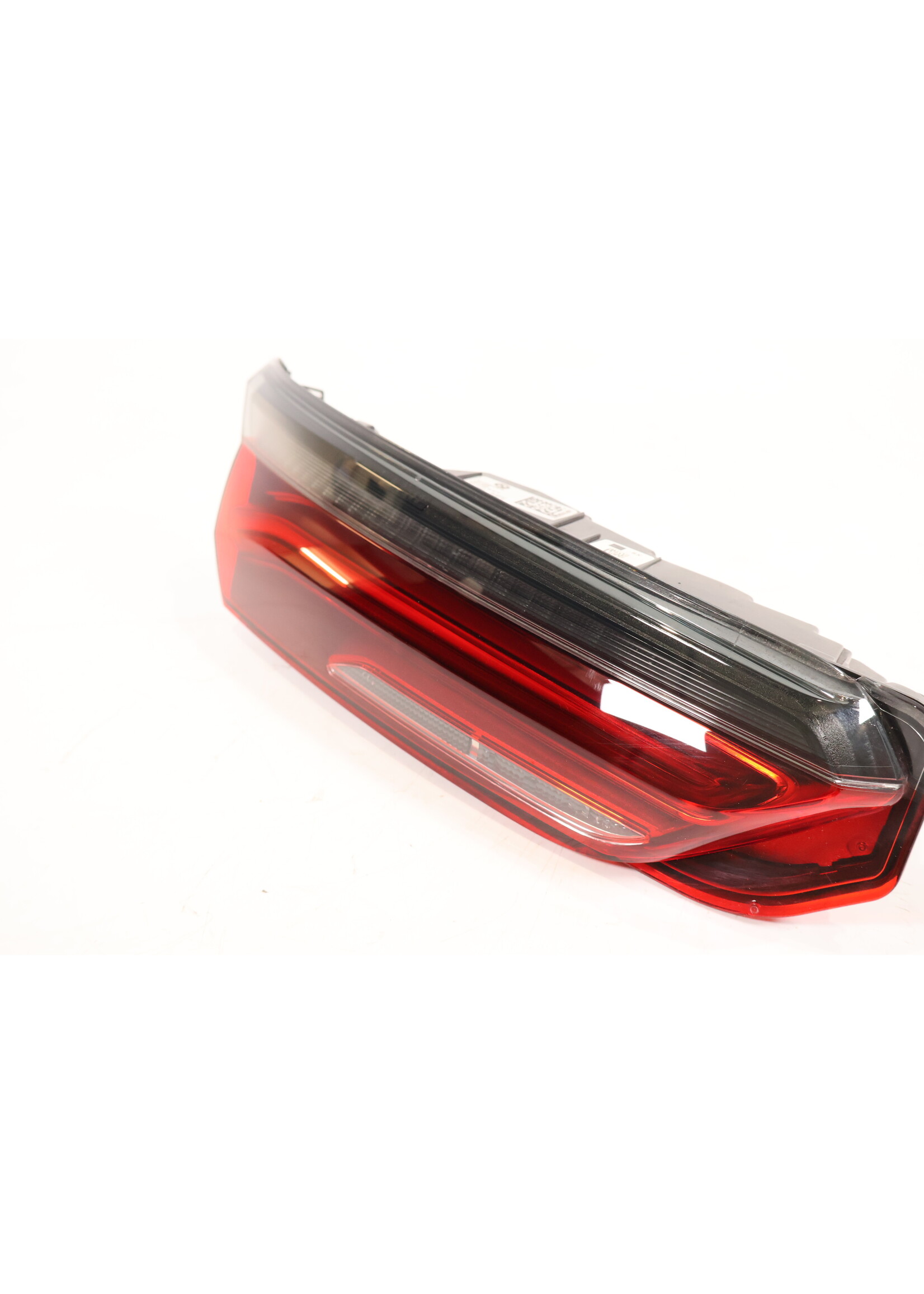 BMW BMW 8er G14 G15 G16 LED Rücklicht links in der Heckklappe 63217445775 7445775