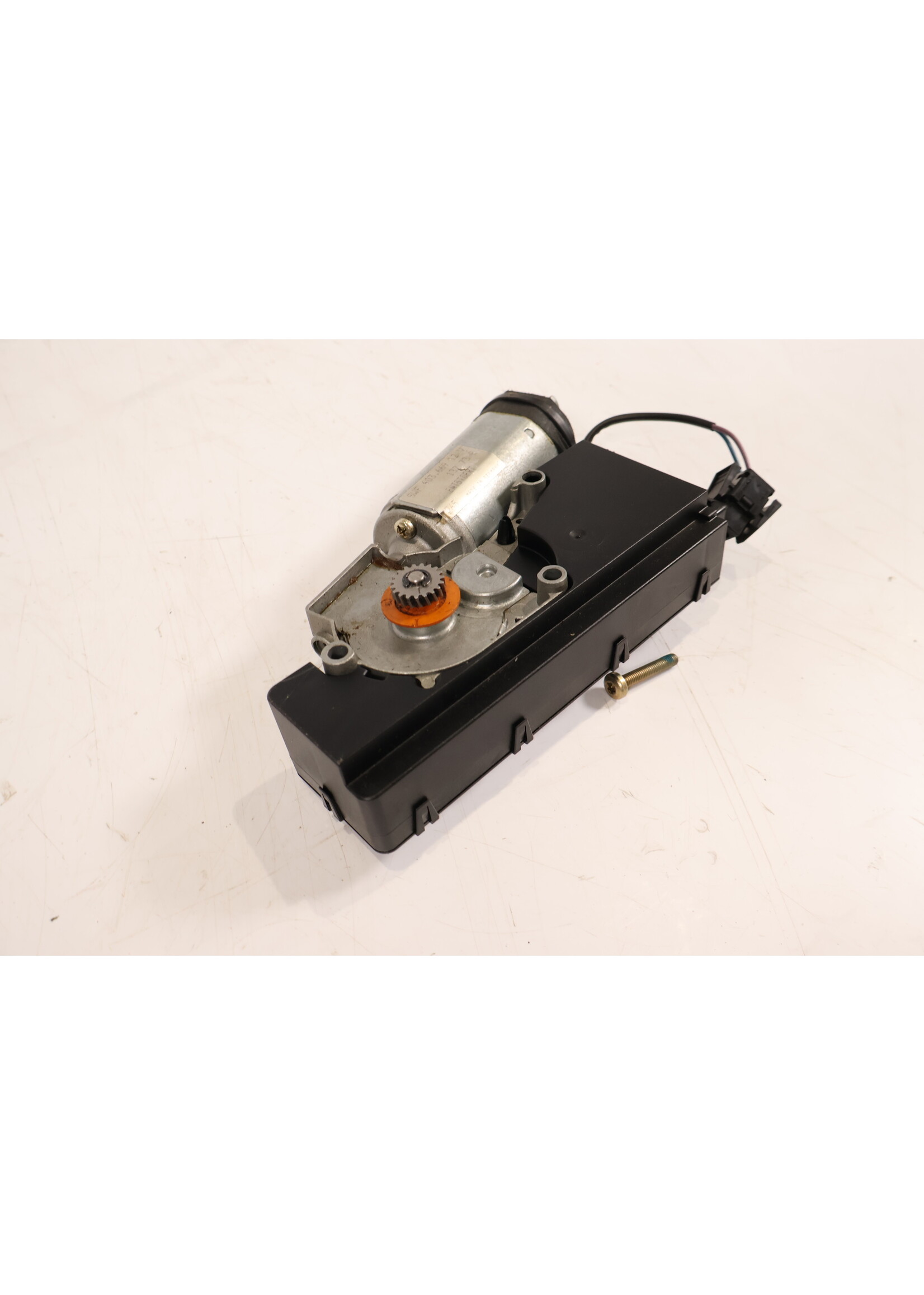 BMW BMW 8 Series E31 Sliding roof electric motor / drive 67611383319 1383319