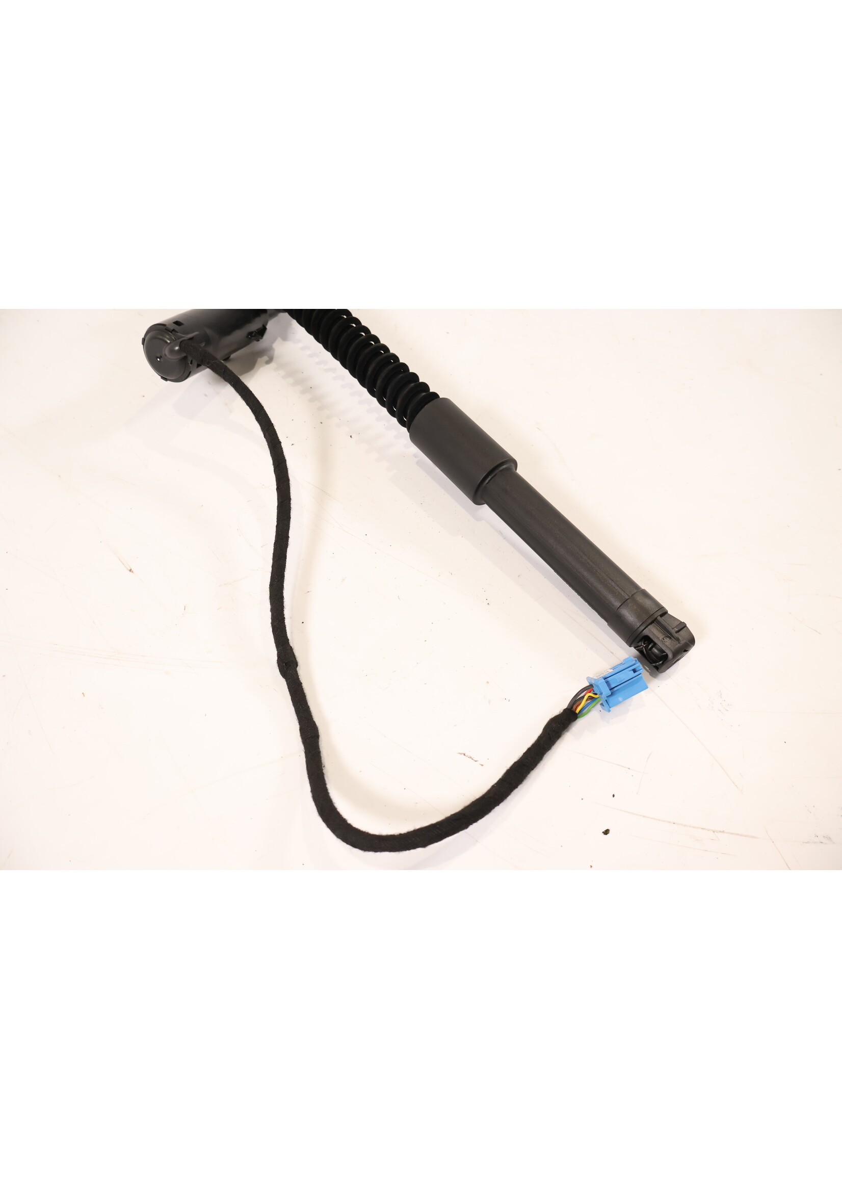 BMW BMW 8er G14 G15 G16 Neuwertiger Spindelantrieb Heckklappe rechts 51248737930