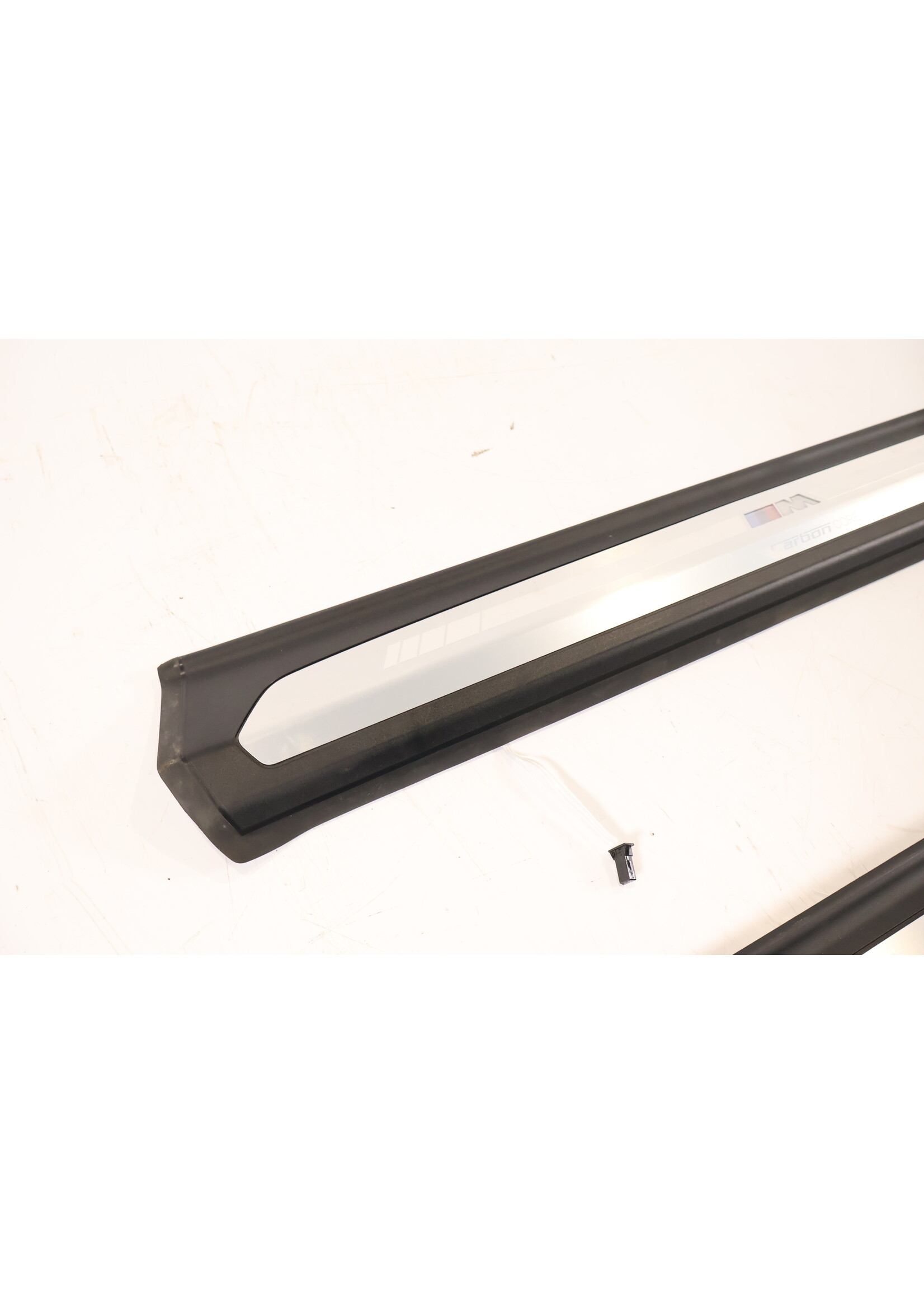 BMW BMW 8er G14 G15 M Carbon Core Einstiegsleiste beleuchtet 51478076405 8076405