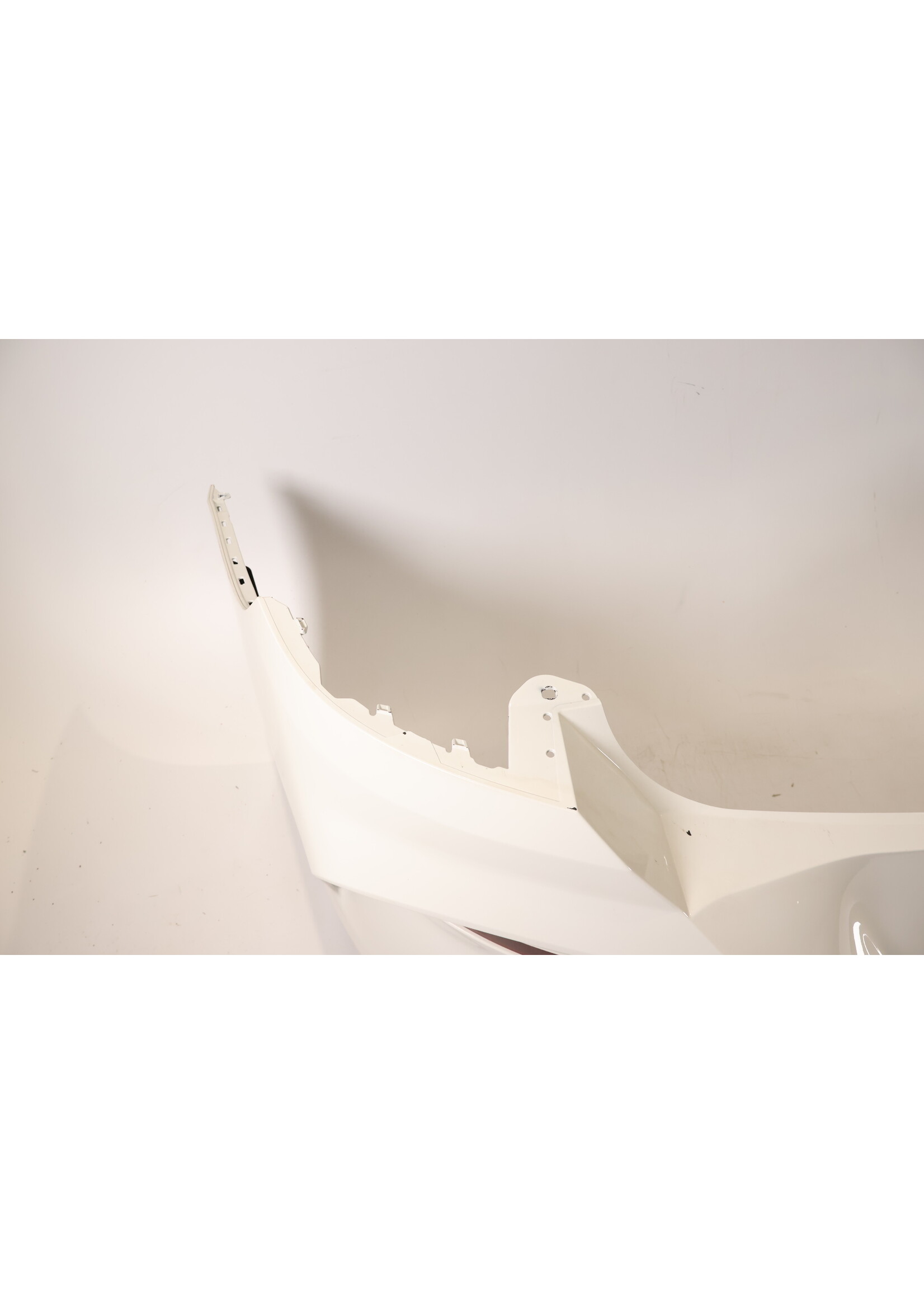 BMW BMW 8er G14 G15 Komplette Heckstoßstange M-Paket Carbon 51128081108 8081108