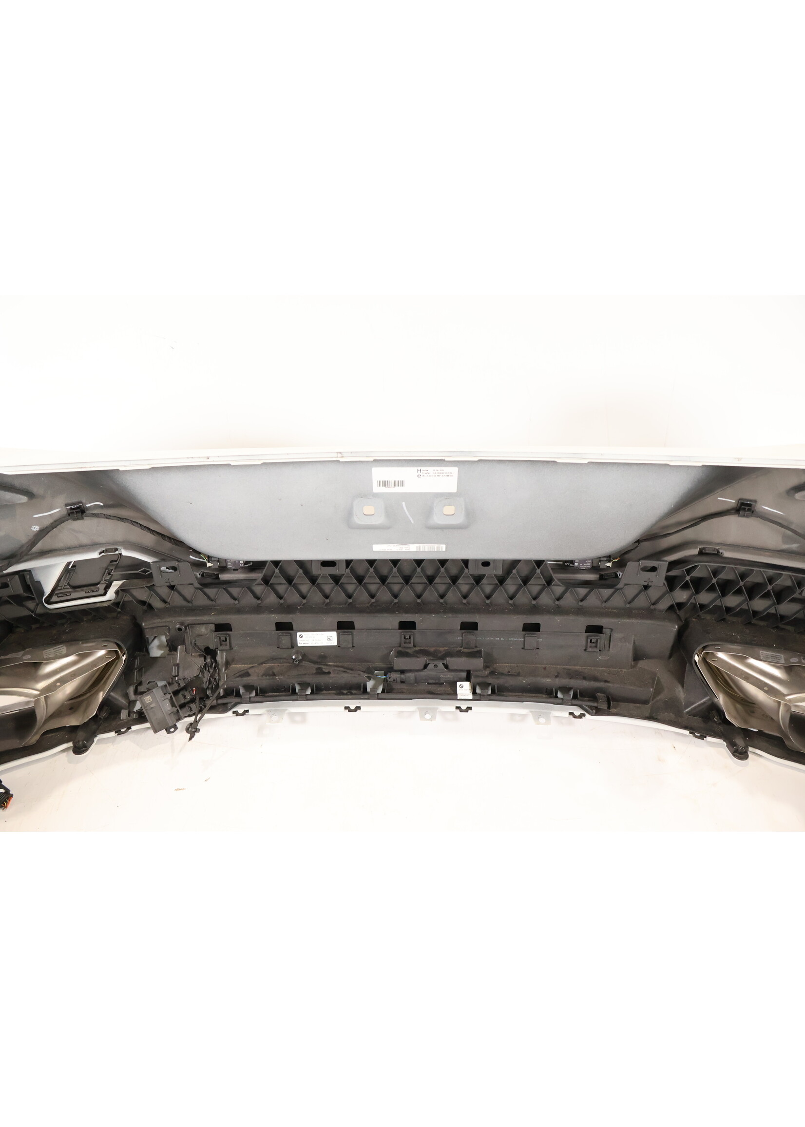 BMW BMW 8er G14 G15 Komplette Heckstoßstange M-Paket Carbon 51128081108 8081108