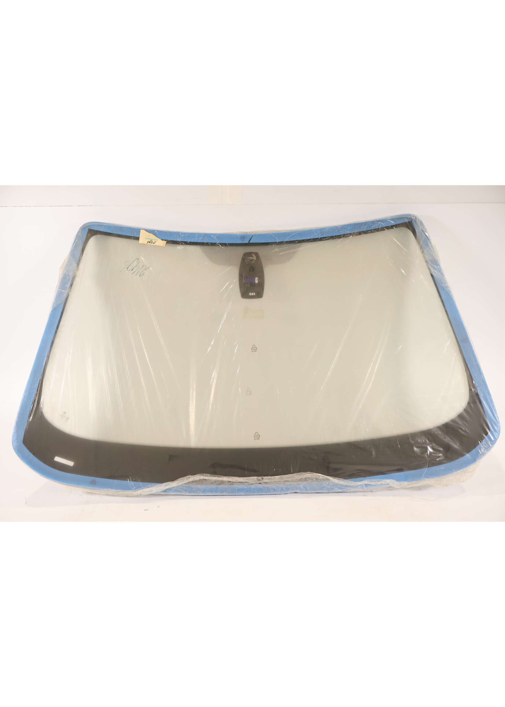 BMW BMW 5 Series E60 E61 Original new windscreen with rain sensor / HUD 51317070298 7070298