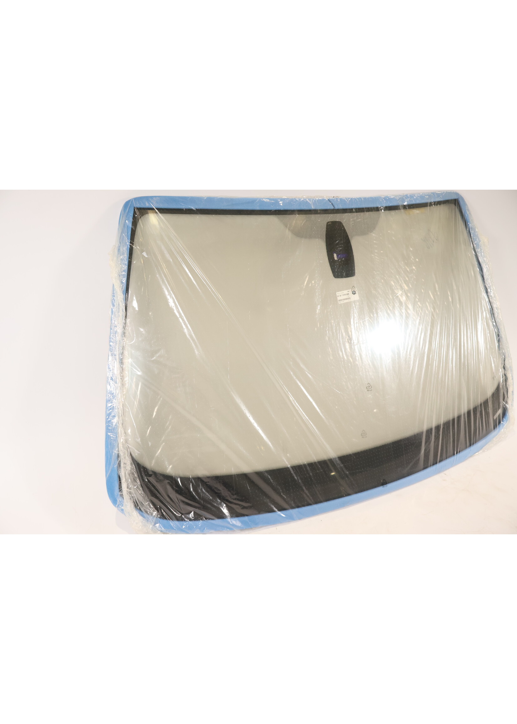 BMW BMW 5 Series E60 E61 Original new windscreen with rain sensor / HUD 51317070298 7070298