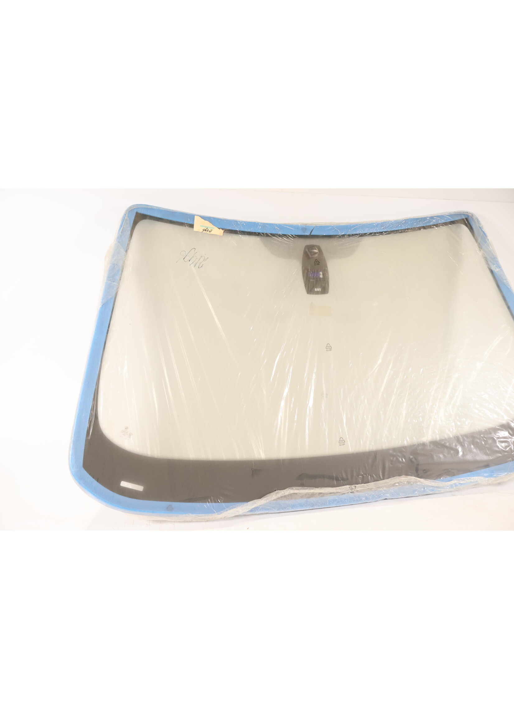 BMW BMW 5 Series E60 E61 Original new windscreen with rain sensor / HUD 51317070298 7070298