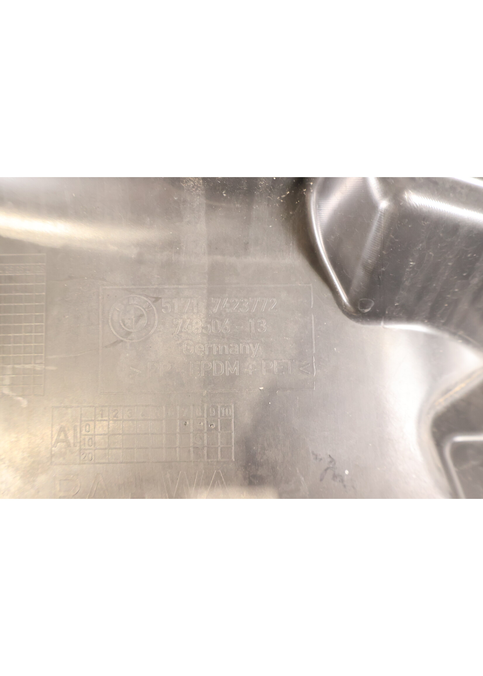 BMW BMW 8 Serie G14 G15 G16 F91 F92 F93 Wheel house trim front right rear part 51717423772 74850613