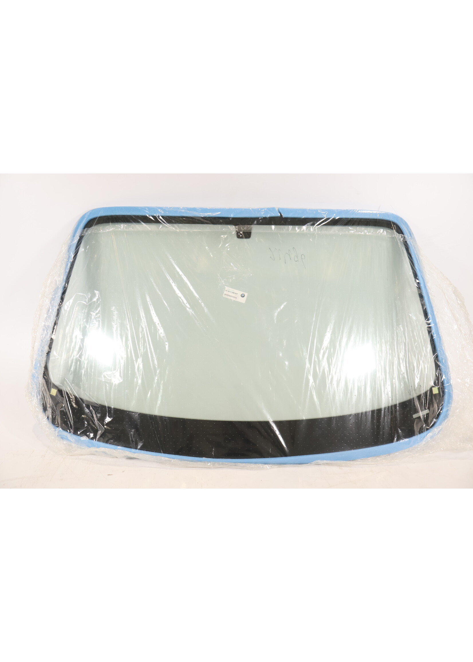 BMW  BMW 1 Series F20 F21 Original new windscreen 51317240637 7240637