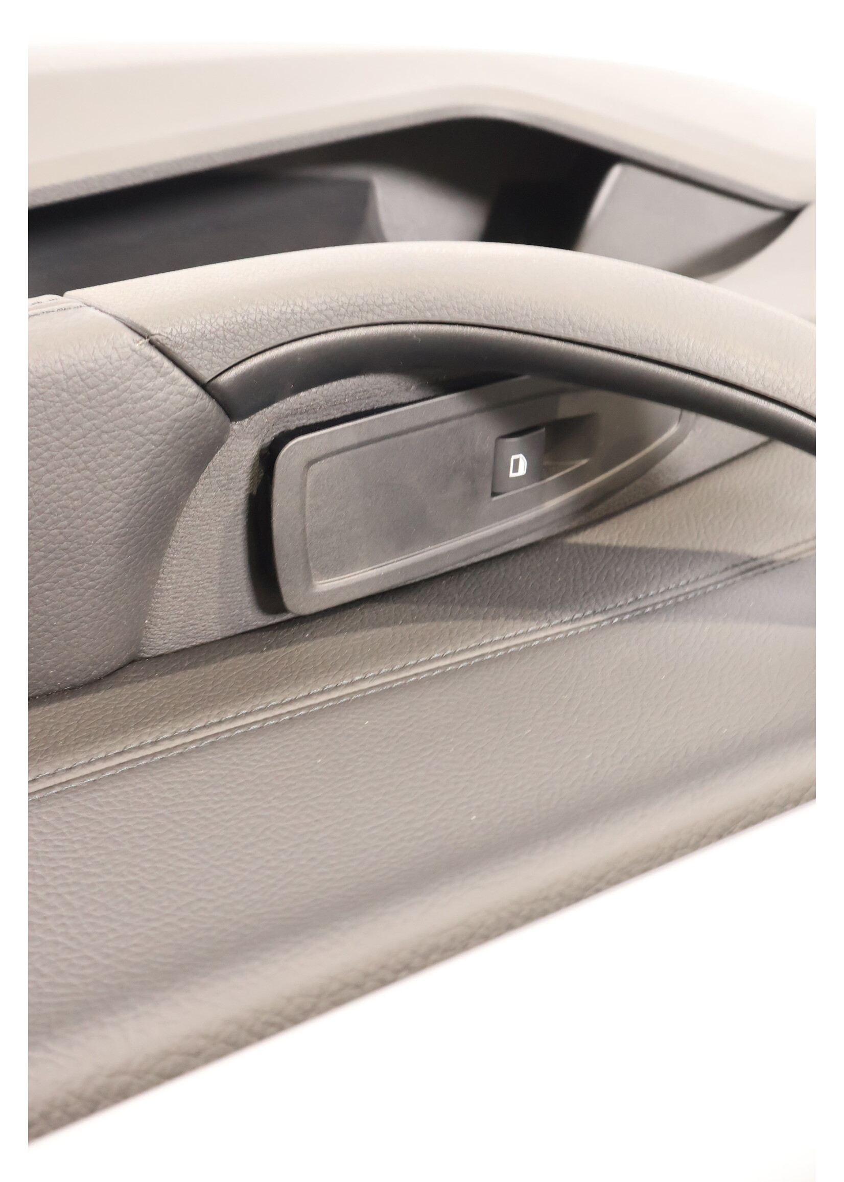 BMW BMW X1 F48 Door panel complete right front 7438064