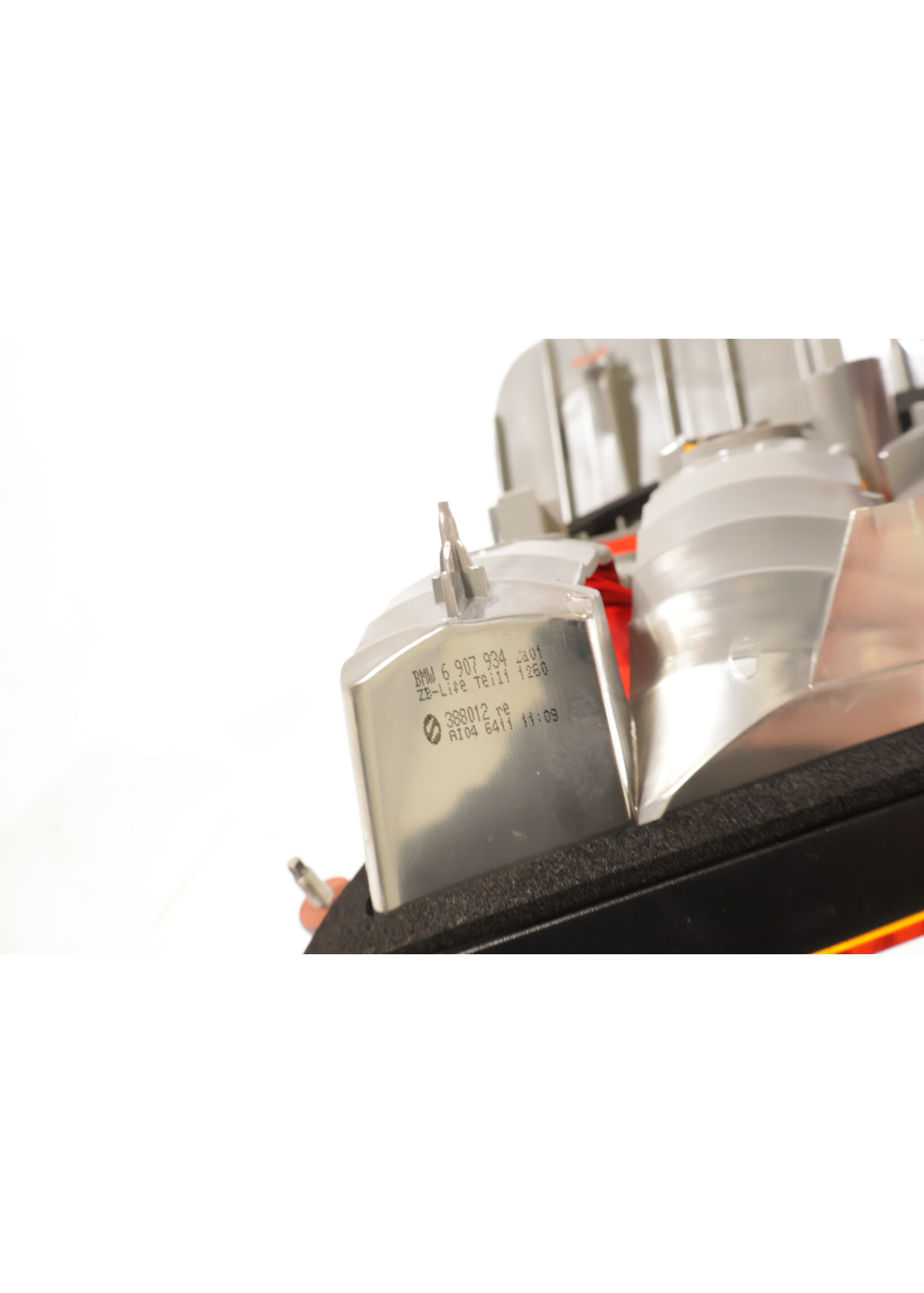 BMW BMW 3 Series E46 LCI Sedan Taillight OEM NEW! 63216946534 6946534