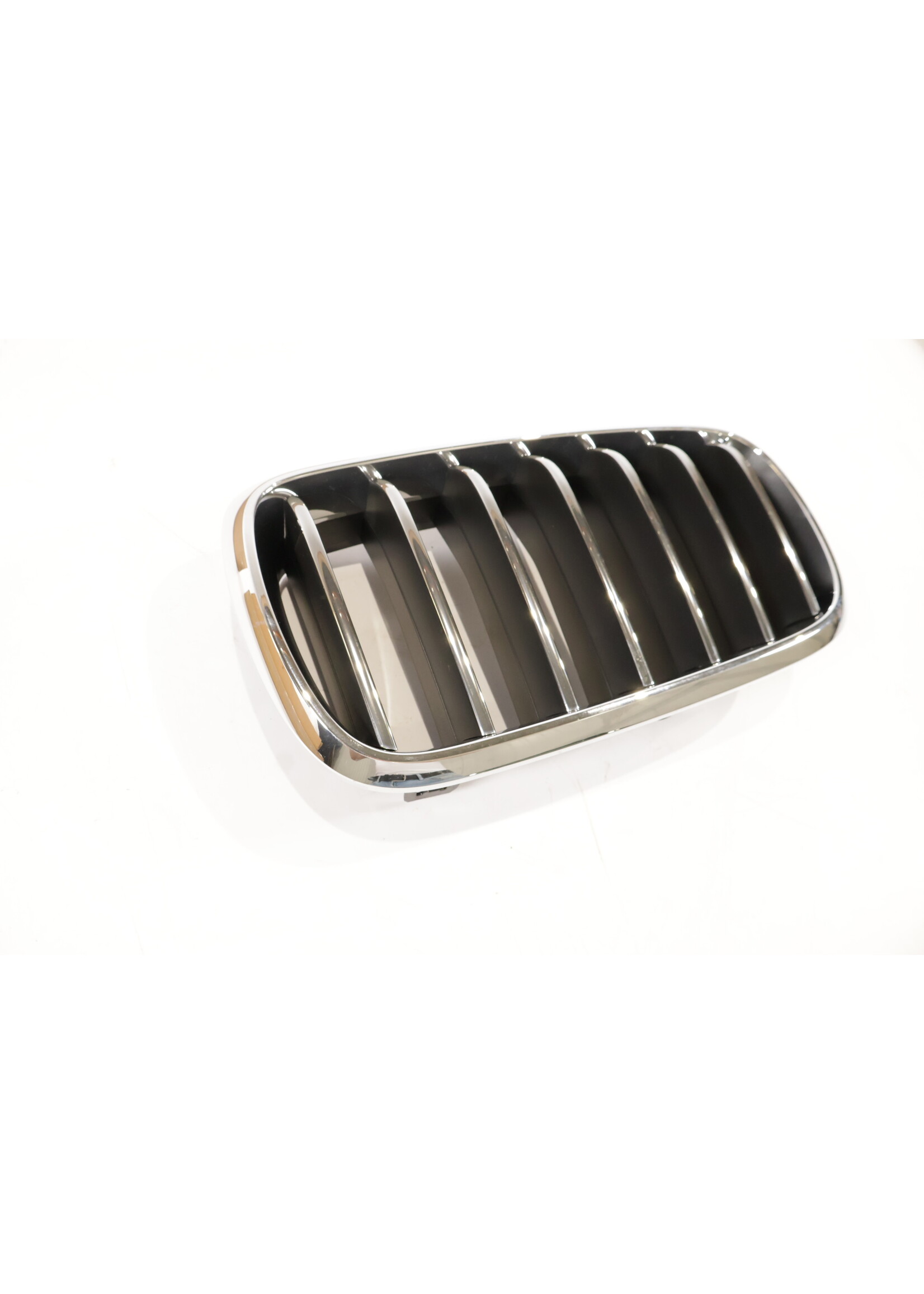 BMW BMW X5 F15 OEM Grill / kidney right front NEW!  51117303107 7303107