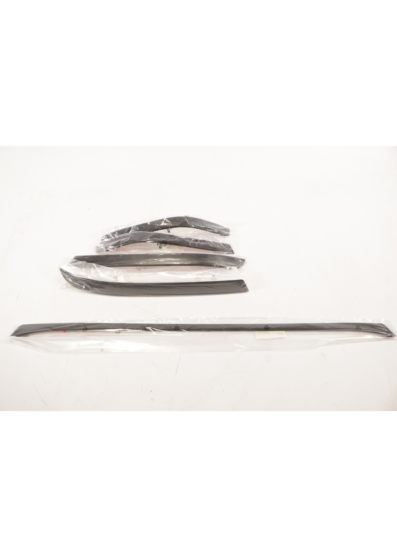 BMW BMW 3 Serie E91 Touring OEM Stootlijsten set met PDC NIEUW! 51190406580 0406580