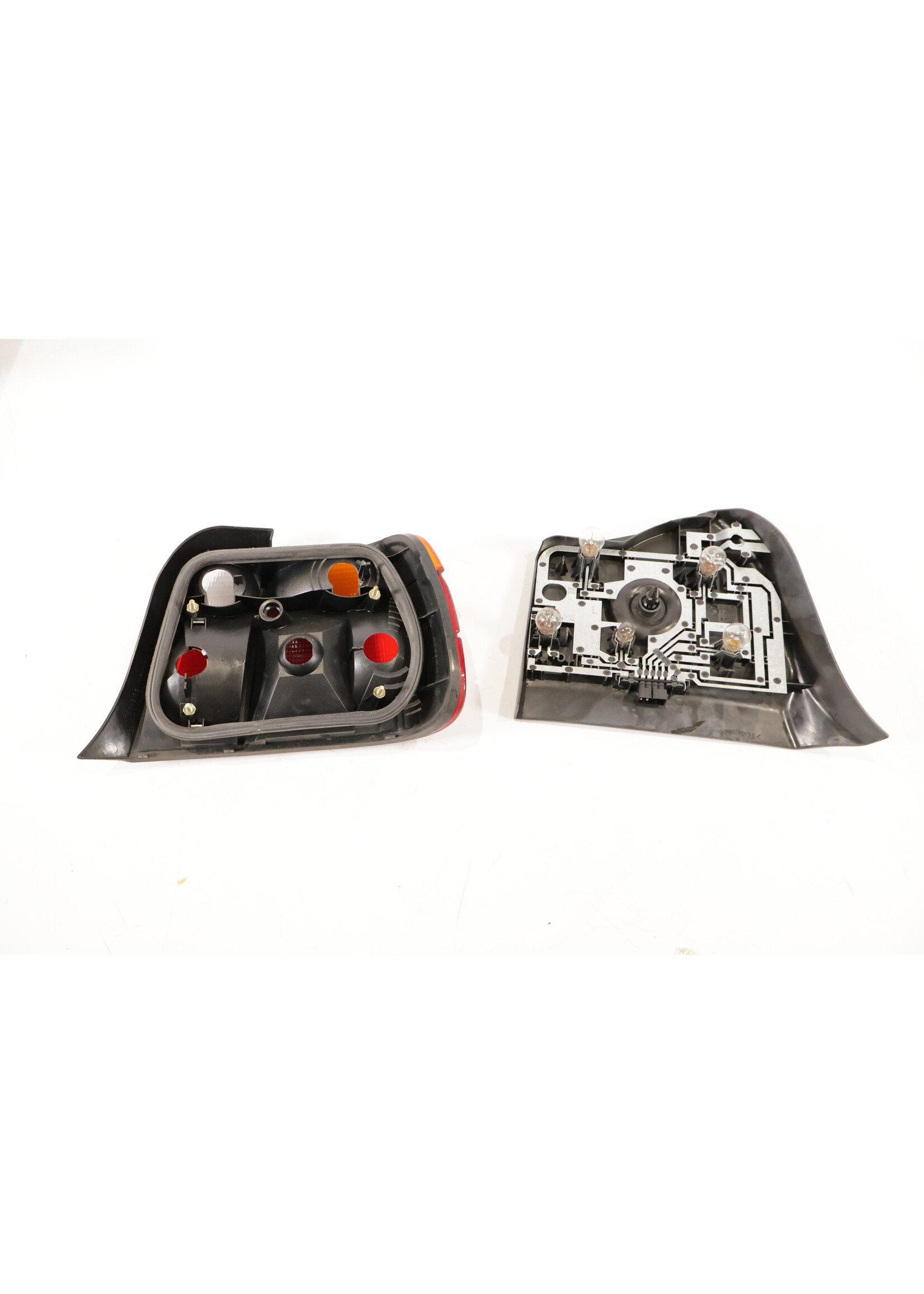 BMW BMW 3 Serie E36 compact OEM Achterlicht links 63218357869 8357869