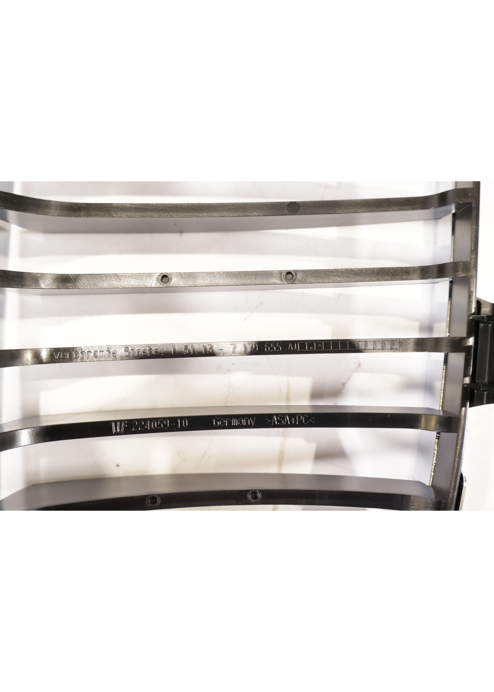 BMW BMW 1 Serie E81 E82 E88 OEM Grill / nier links NIEUW! 51137179655 7179655