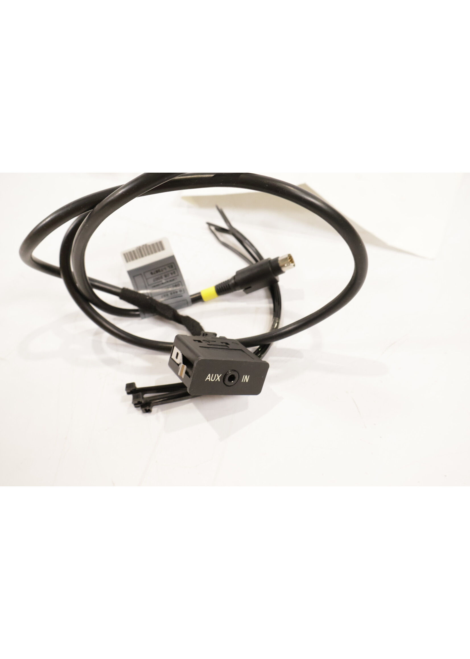 BMW BMW X6 E71 OEM Umrüstsatz mit AUX-Anschluss 65120429174 0429174