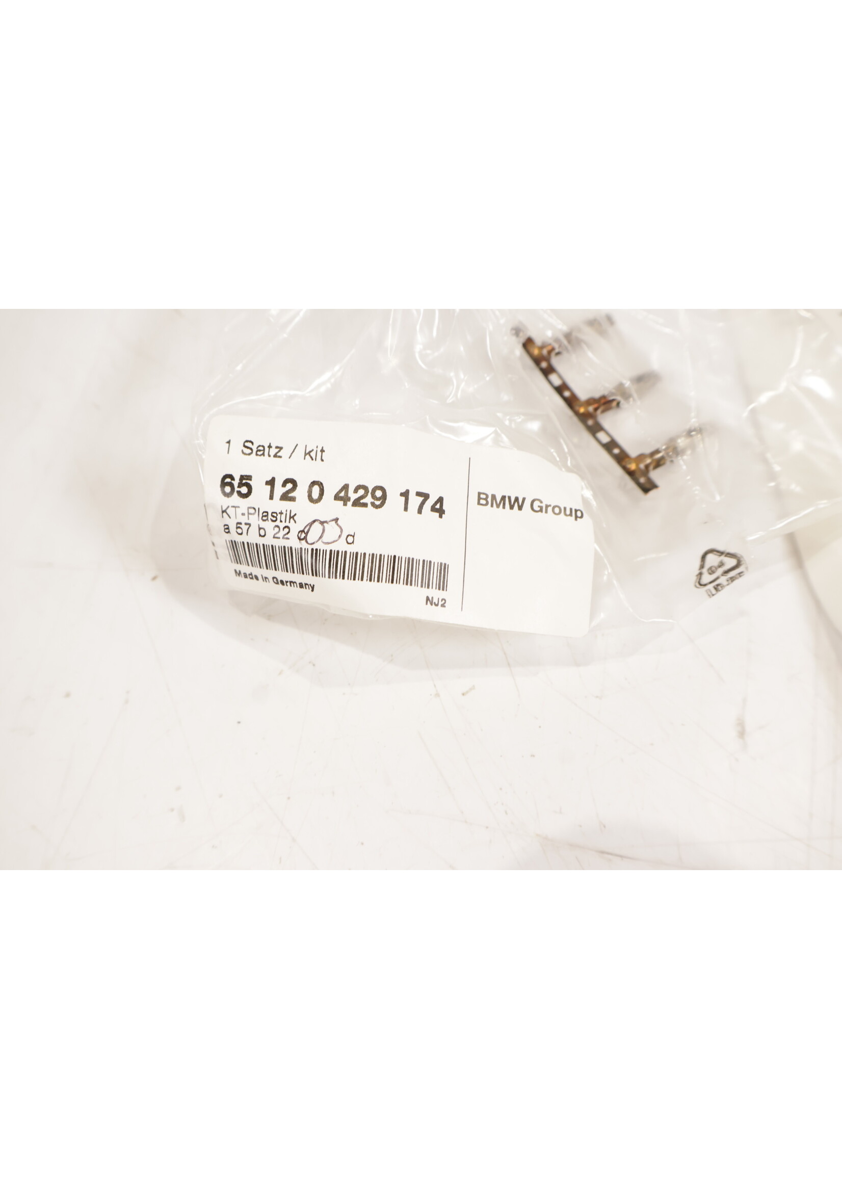 BMW BMW X6 E71 OEM Umrüstsatz mit AUX-Anschluss 65120429174 0429174