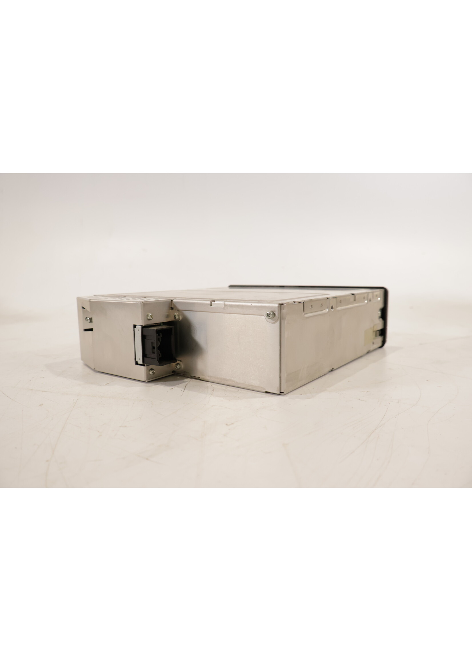 BMW BMW 5 Series E60 E61 OEM CD Changer NEW! 65129131850 9131850