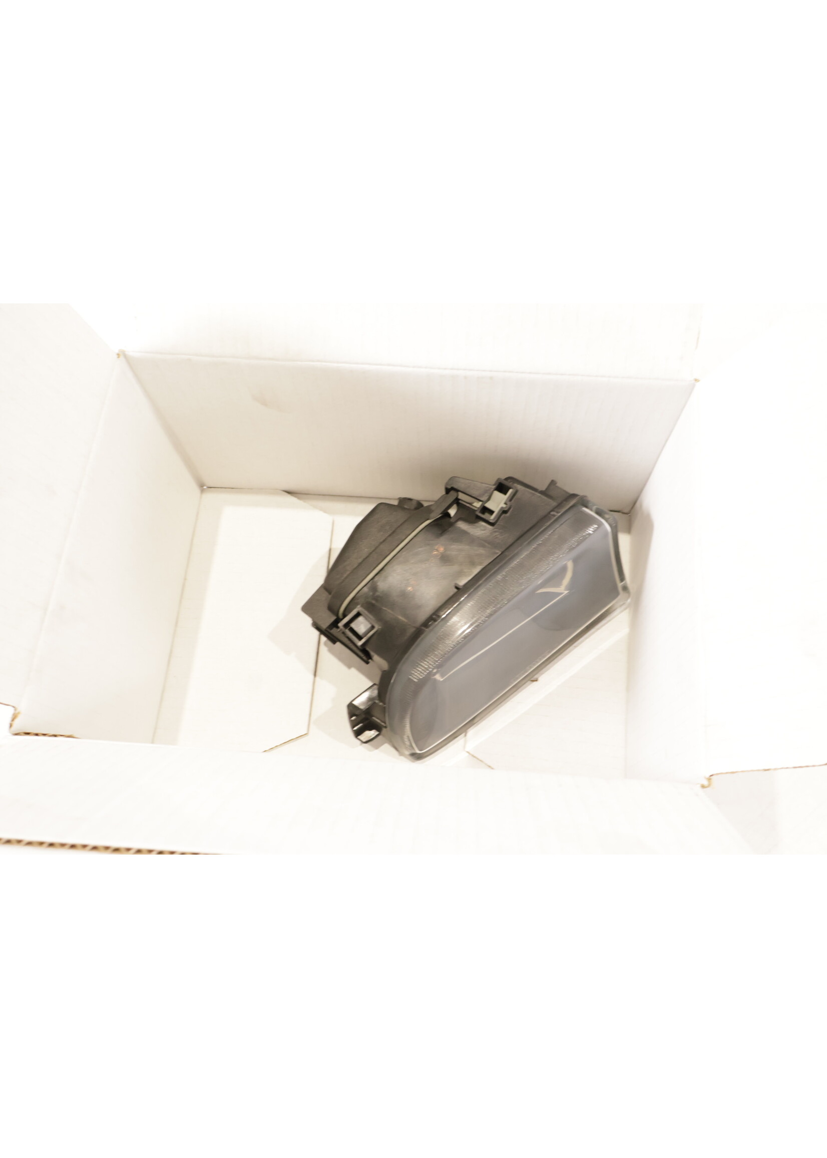 BMW BMW 7 Series E38 H7 Front left fog light NEW! 63178362401 8362401