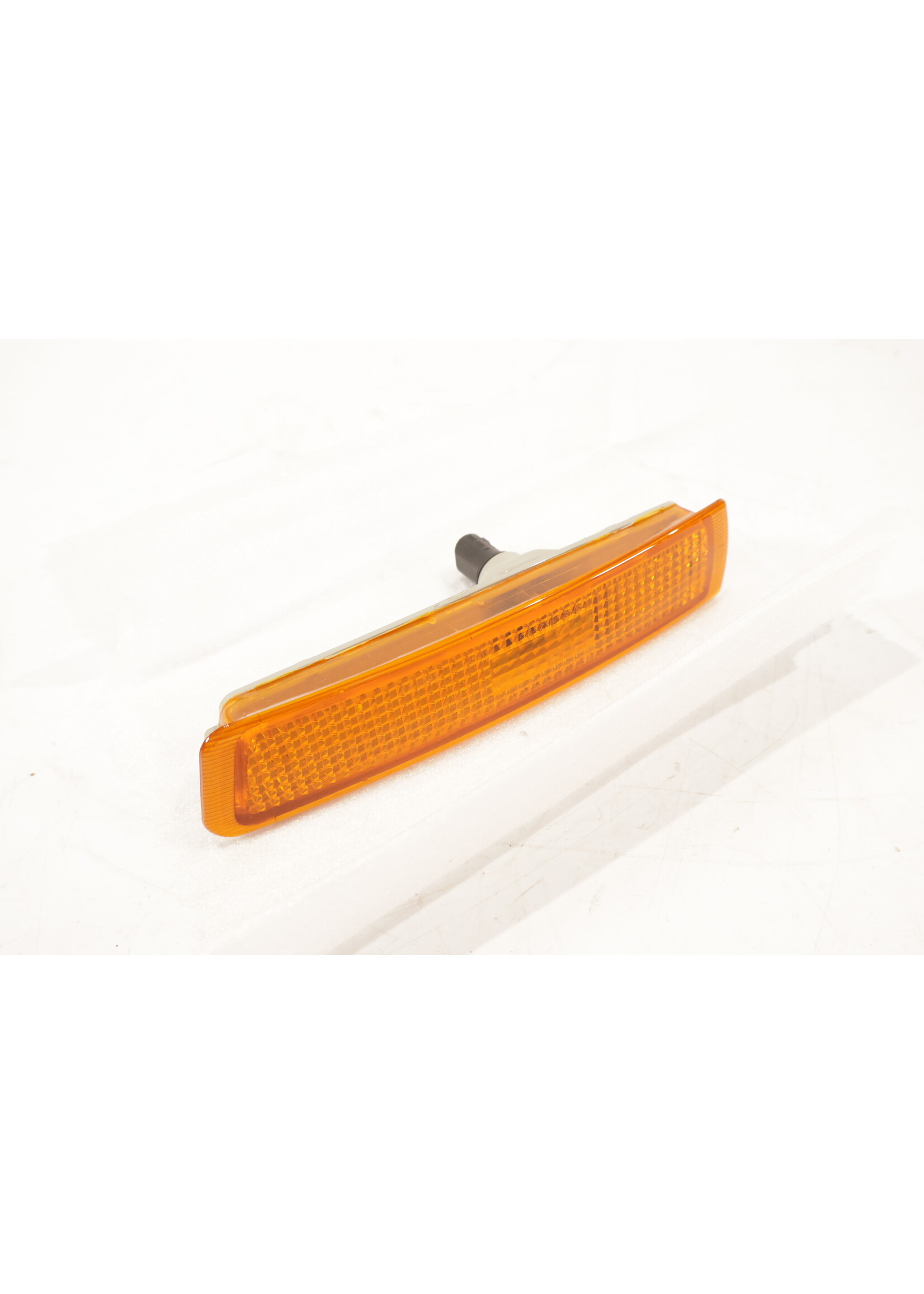 BMW BMW Z3 E36/7 OEM Bumper side marker lamp right NEW! 63148389696 8389696