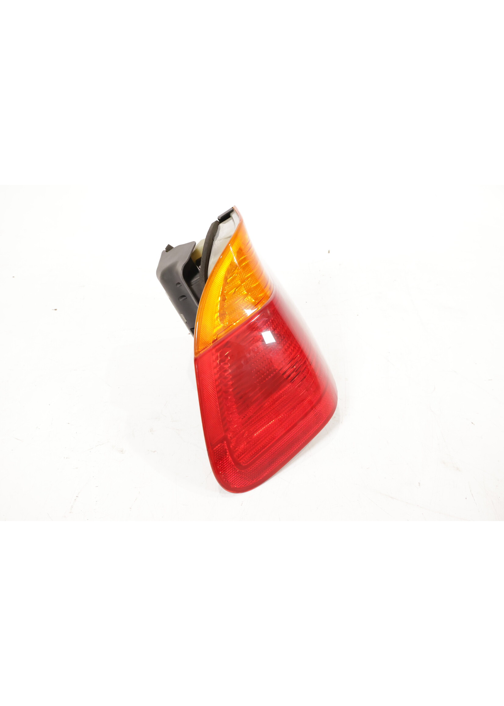 BMW BMW 3er E46 Limousine Rücklicht links OEM! 63218364921 8364921
