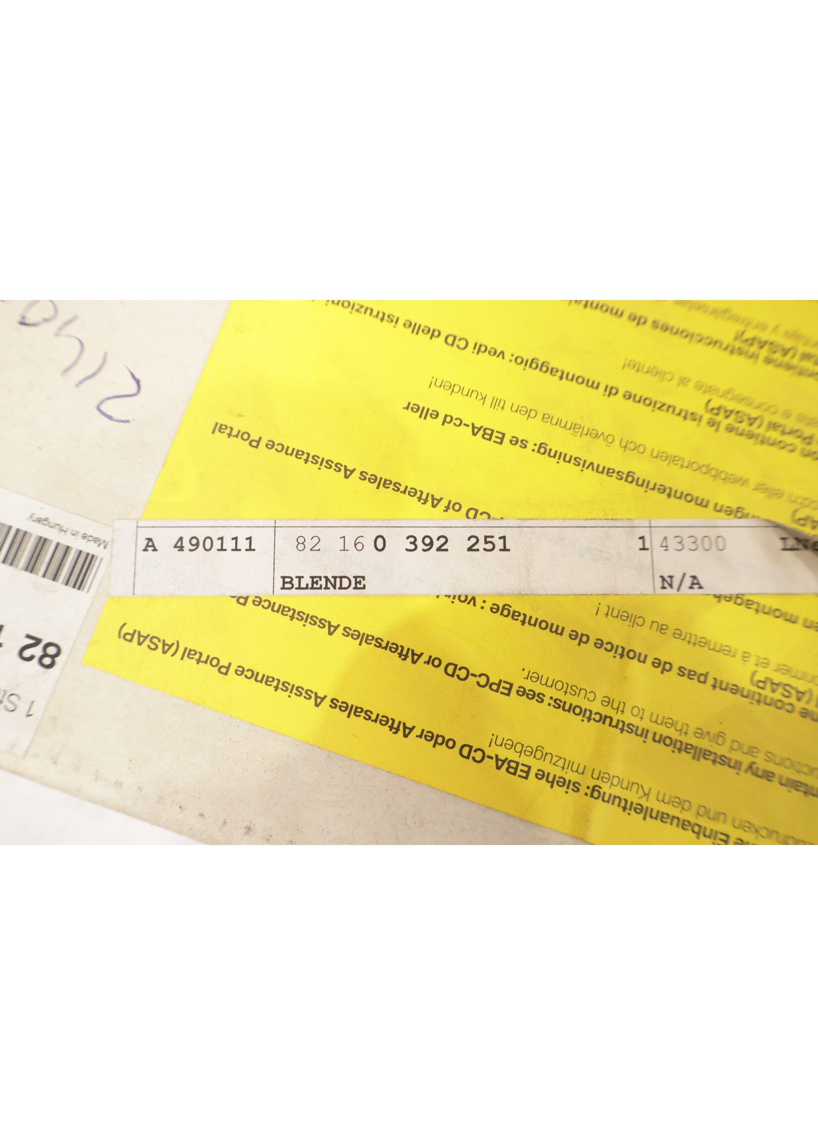 BMW BMW X3 E83 OEM Uitlaat omlijsting / afdekking  in bumper NIEUW! 82160392251