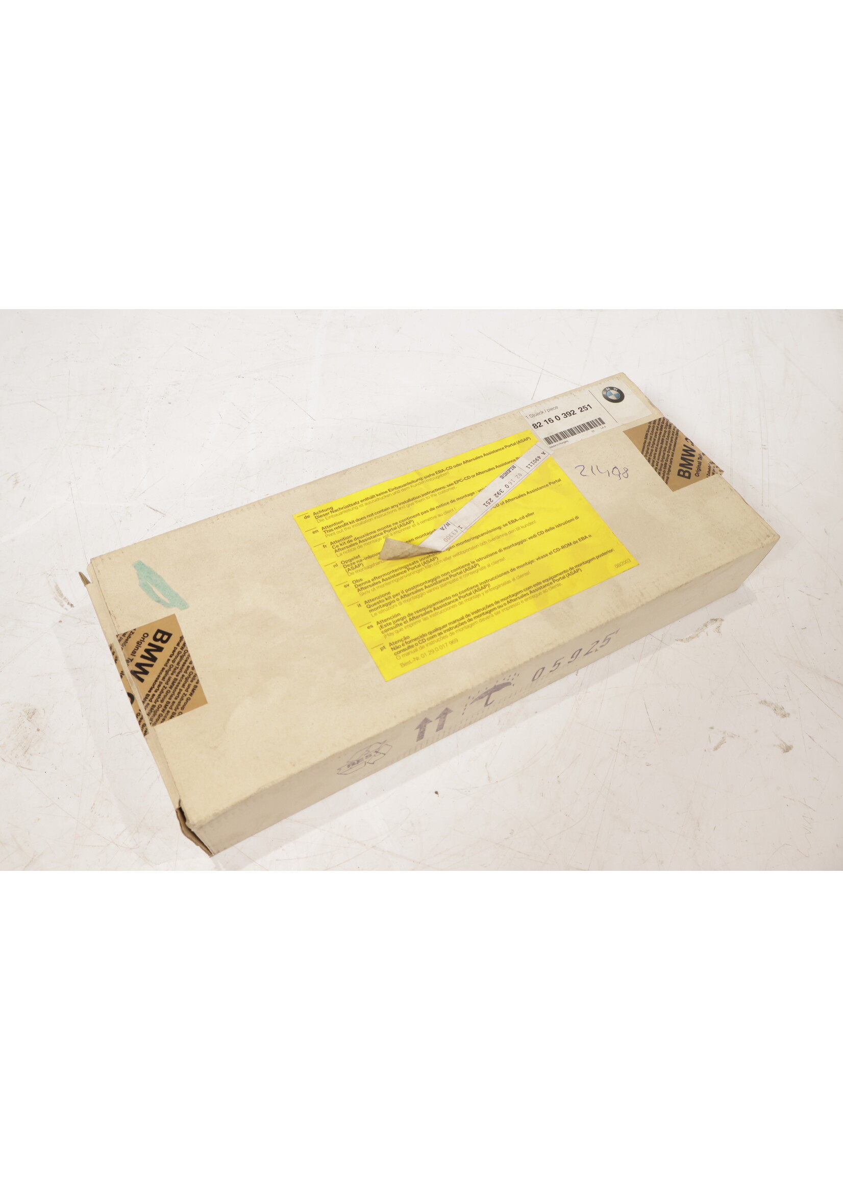 BMW BMW X3 E83 OEM Auspuffrahmen / Abdeckung im Stoßfänger NEU! 82160392251