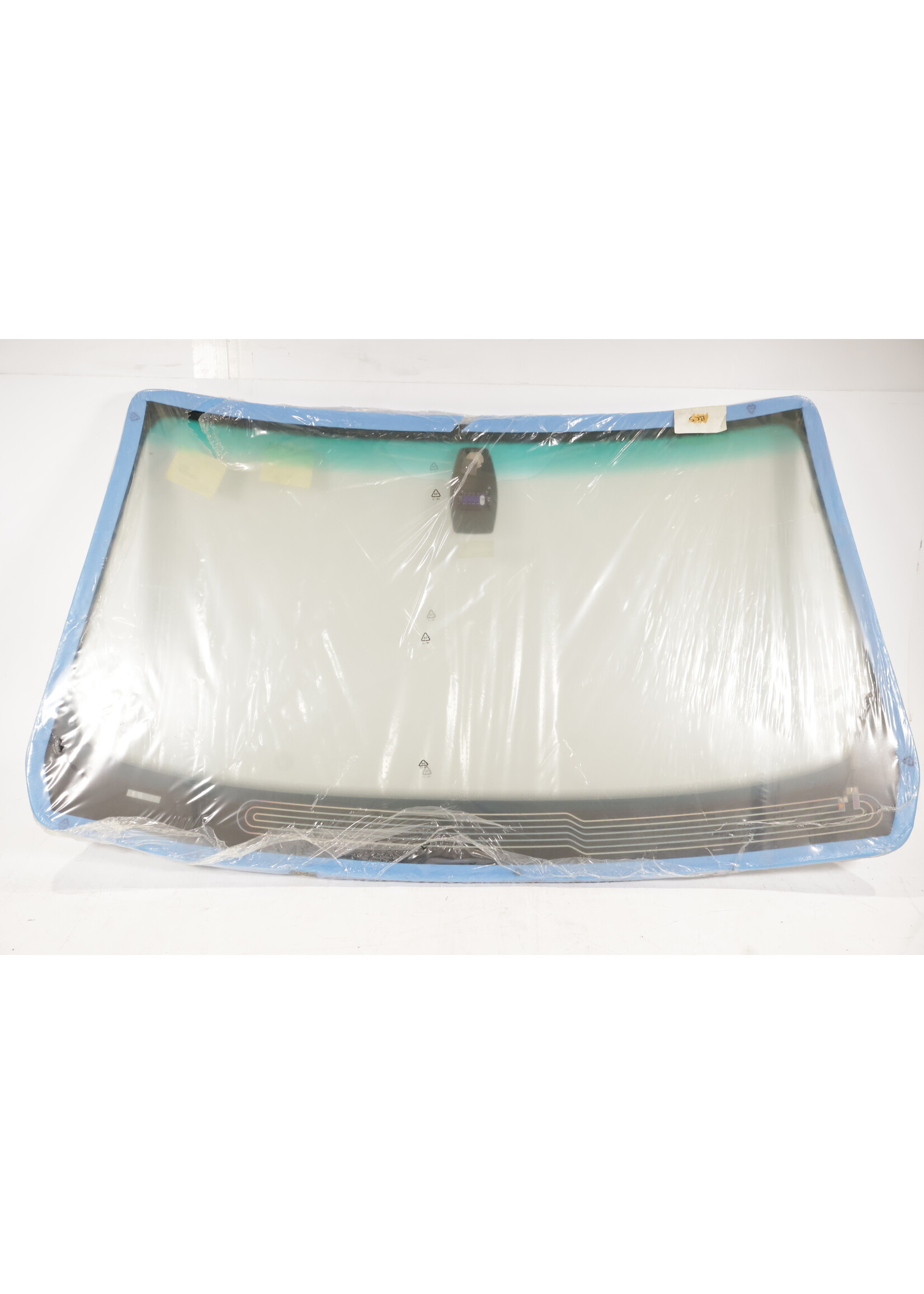 BMW BMW 7 Series E65 E66 OEM Windscreen with rain sensor and green tire NEW! 51317143297