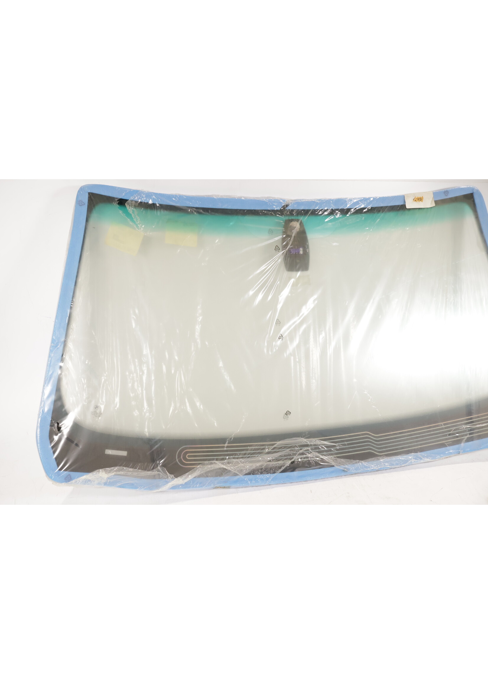 BMW BMW 7 Series E65 E66 OEM Windscreen with rain sensor and green tire NEW! 51317143297