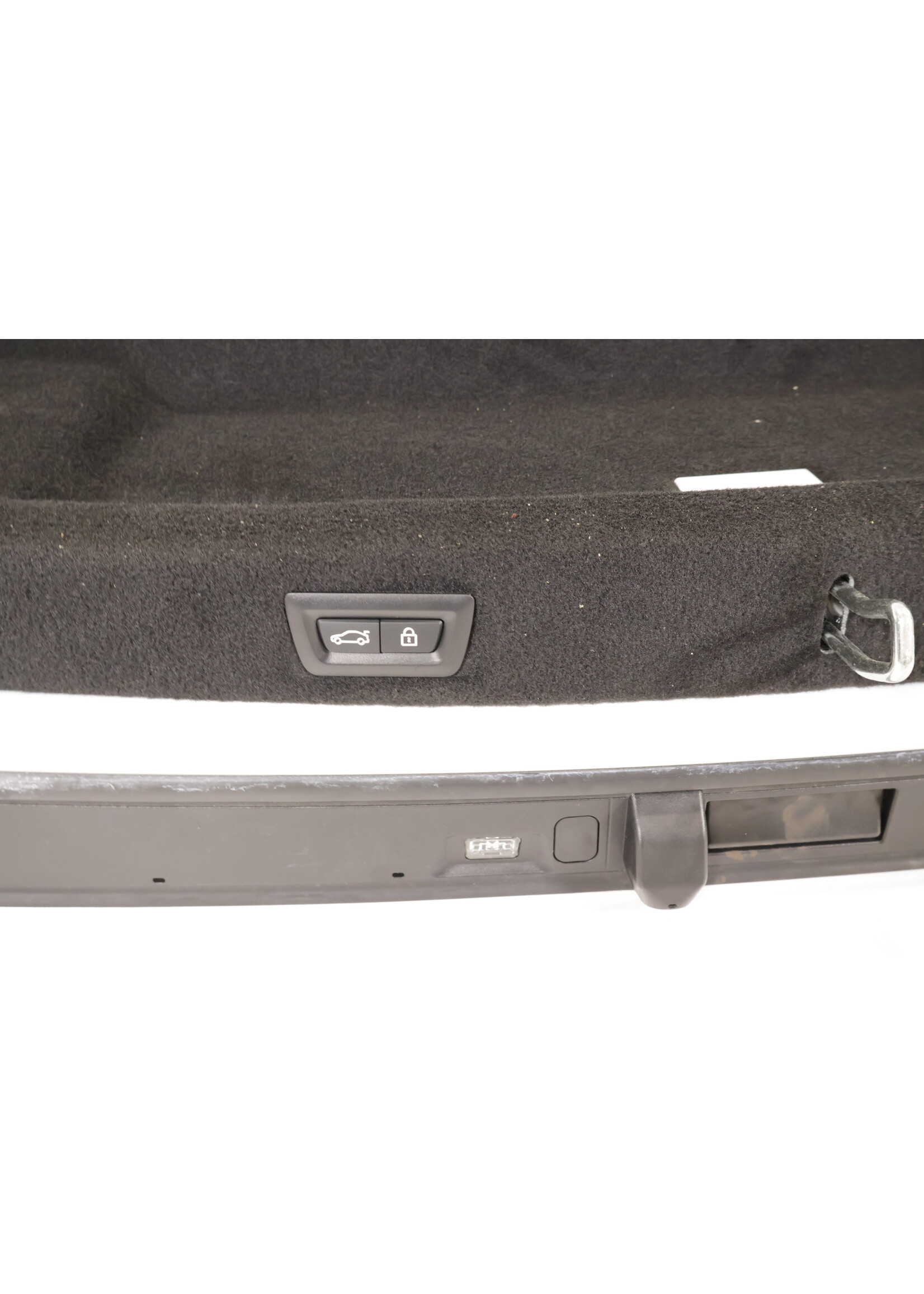 BMW BMW 8 Series G15 Tailgate with camera 41009451232 9451232