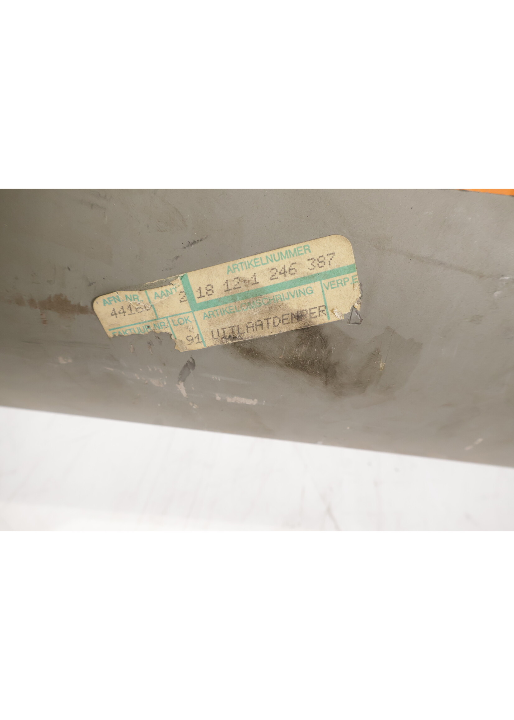 BMW BMW 5er E12 OEM Mittelschalldämpfer Auspuff 6 Zylinder NEU! 18121246387