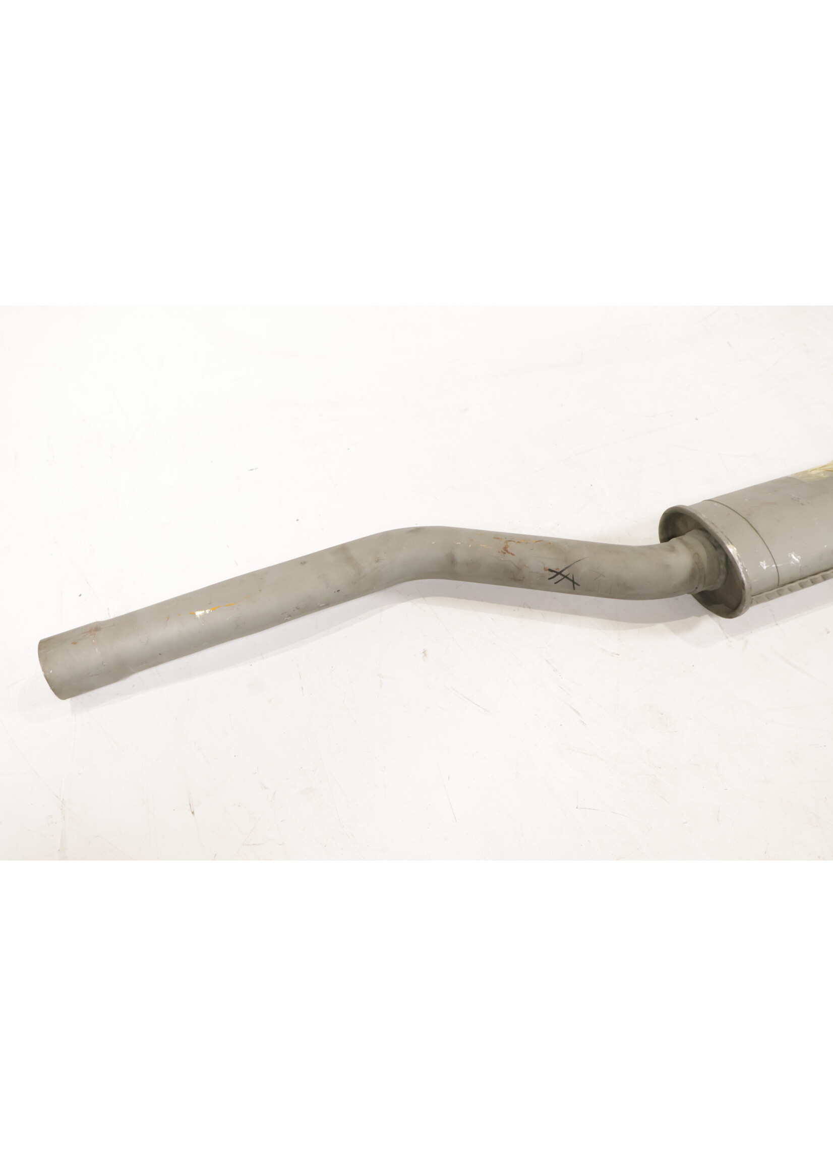 BMW BMW 5er E12 OEM Mittelschalldämpfer Auspuff 6 Zylinder NEU! 18121246387