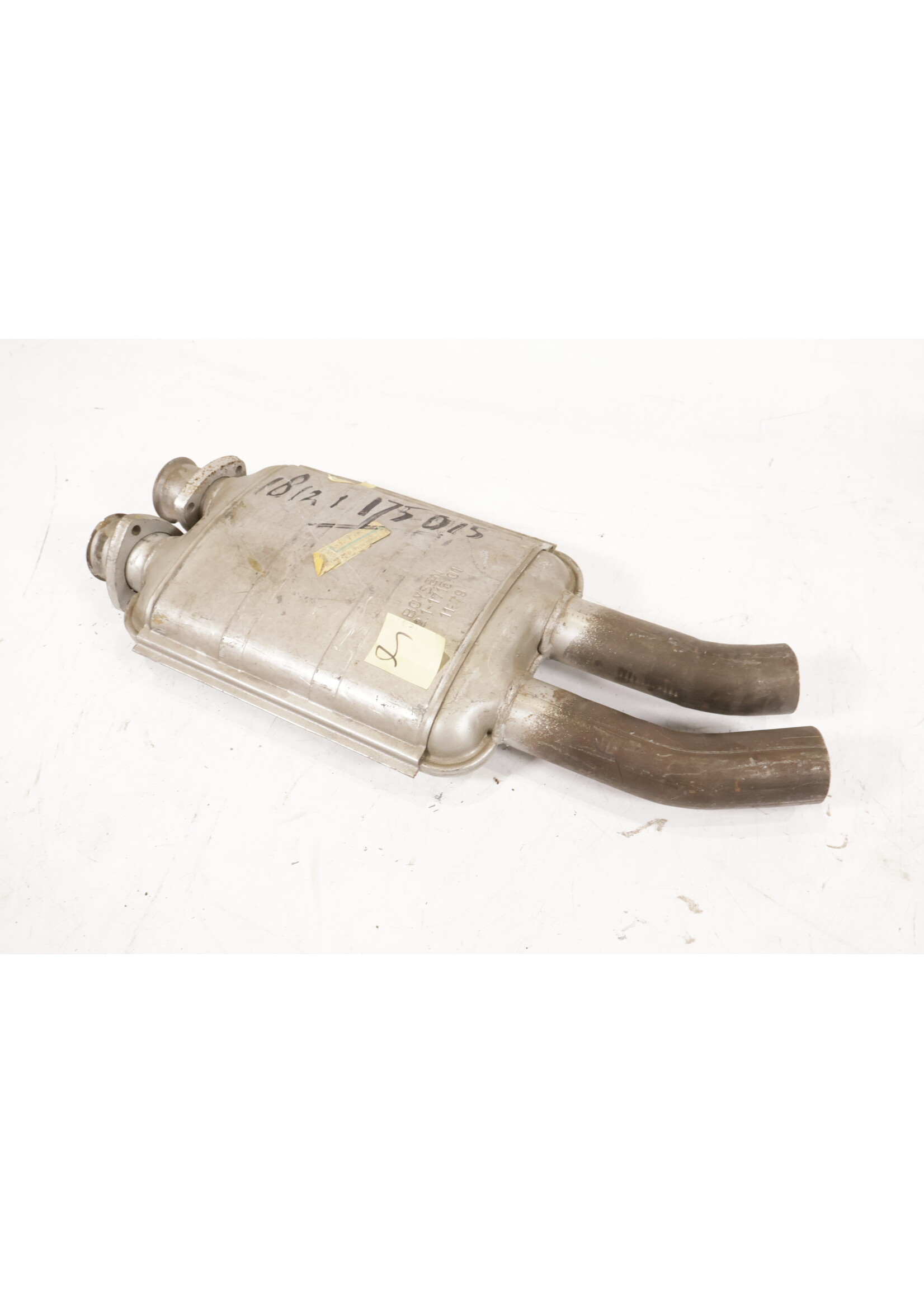 BMW BMW 7er E23 OEM Schalldämpfer Auspuff NEU! 112138201000 - Copy