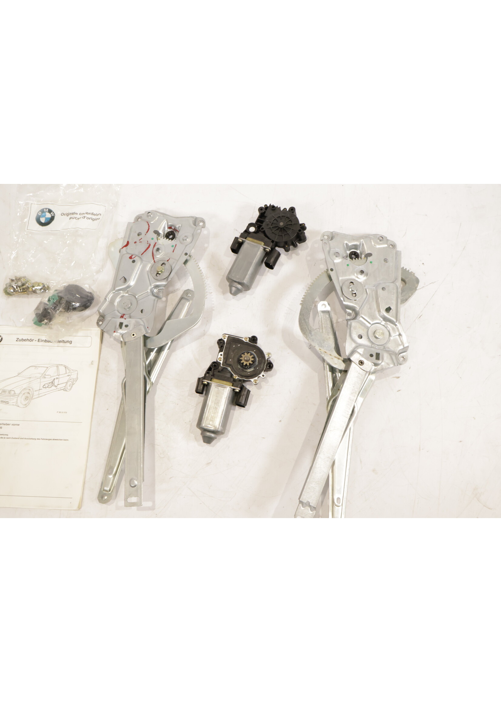 BMW BMW 3 Serie E36 OEM Elektrische ramen mechaniek set voorzijde NIEUW! 51329402713