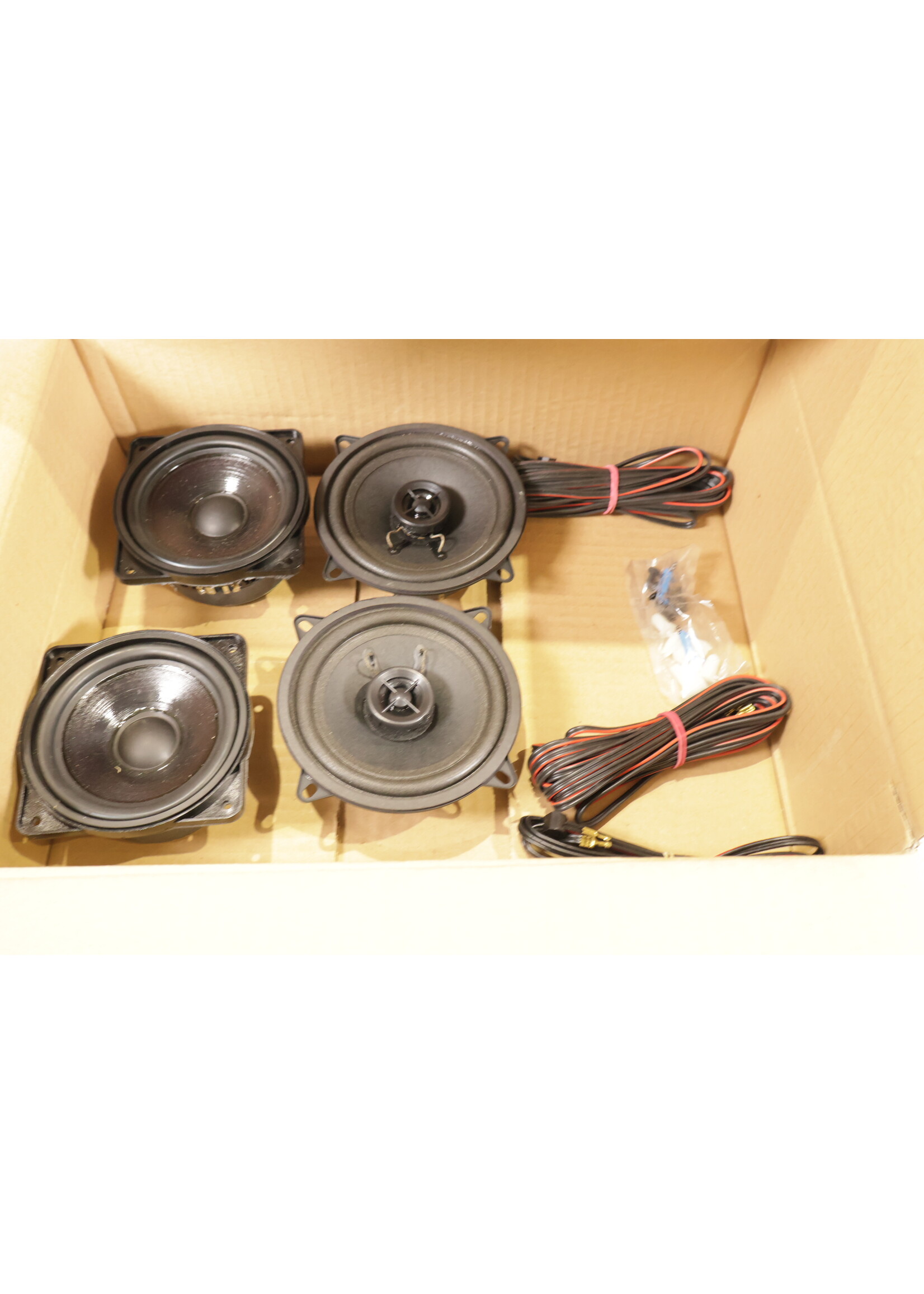 BMW BMW 3 Serie E30 E36 Touring OEM Speaker set NIEUW! 99999100617